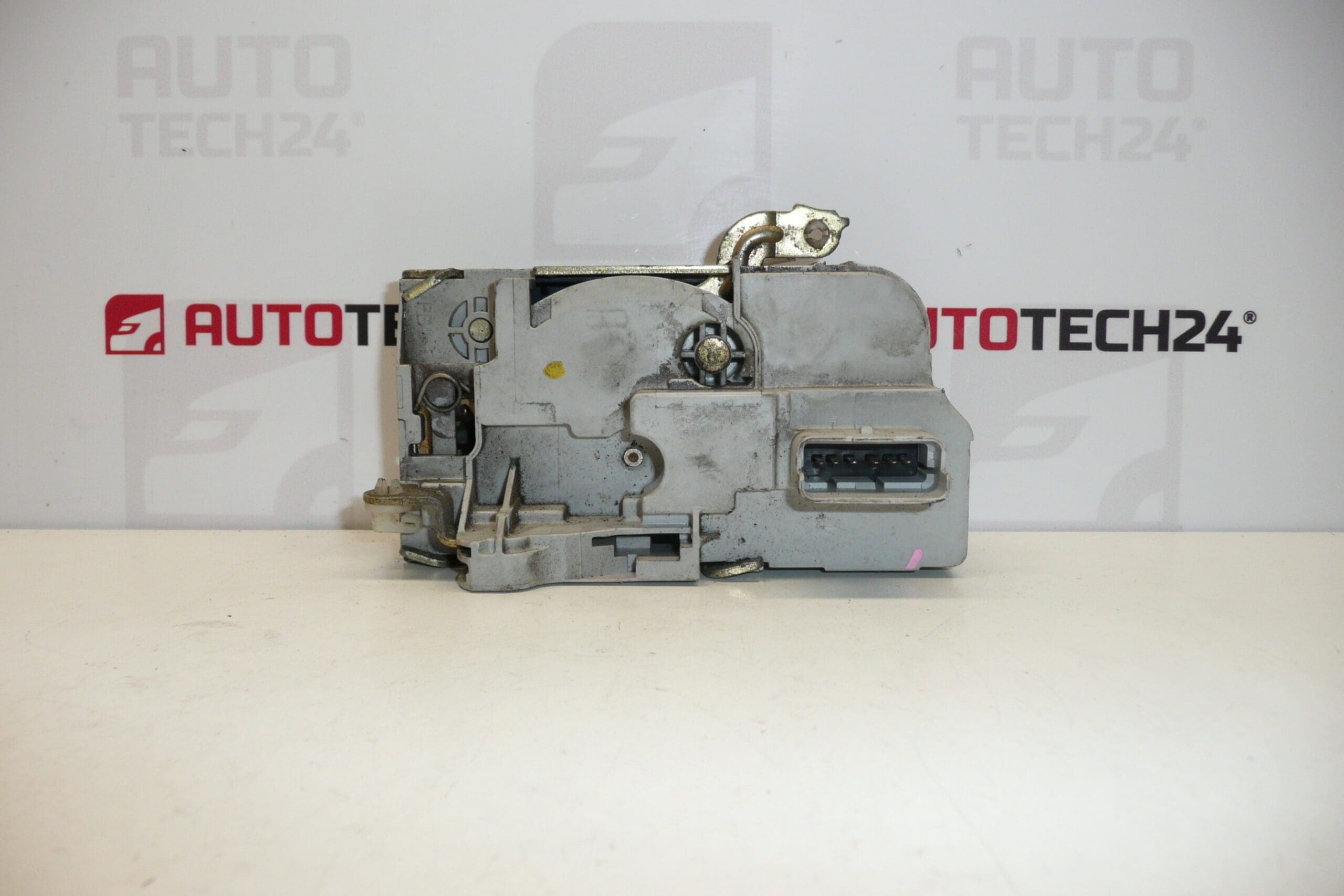 Fechadura da porta dianteira direita Citroën C5 I e II 9136J9