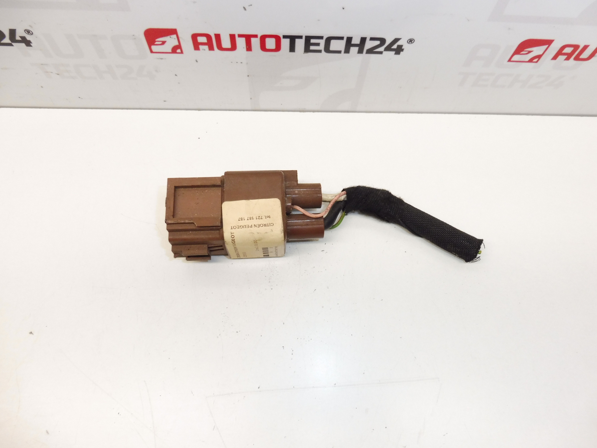 Relé Saara Citroën Peugeot Bitron 250030 220506 6545XF