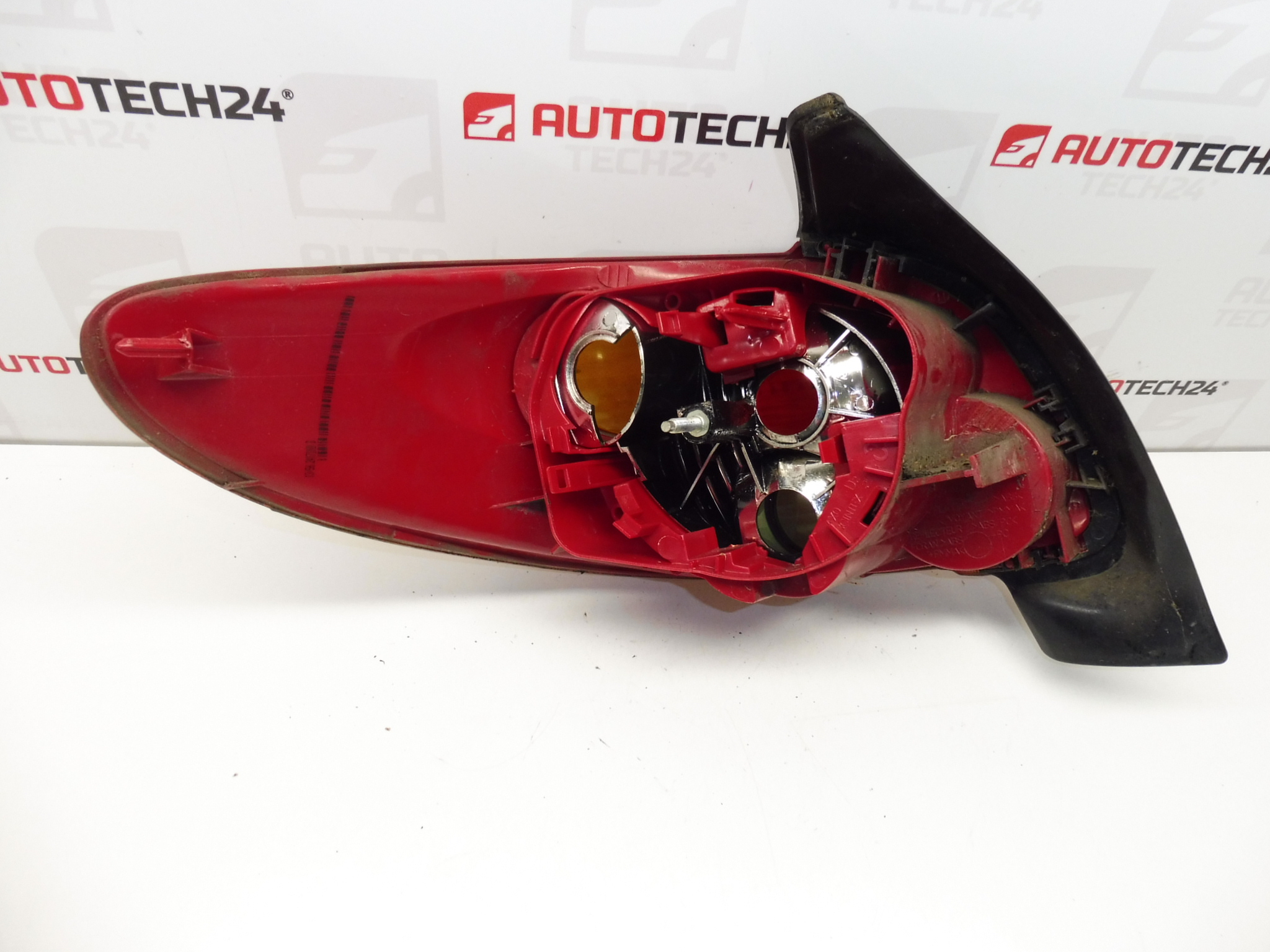 Luz traseira direita Peugeot 206 3/5 portas 6351S0