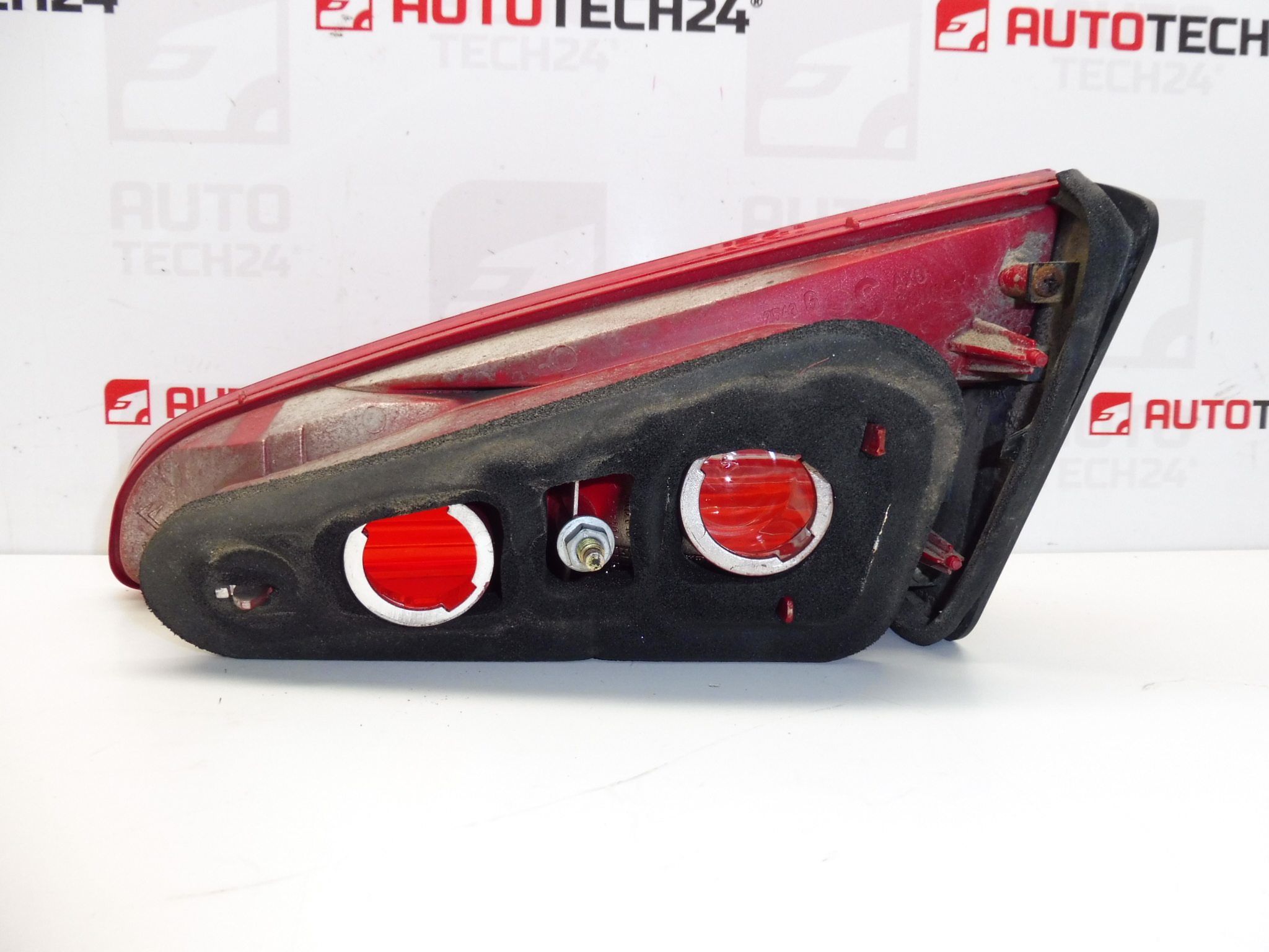 Luz traseira esquerda para Peugeot 607 6350N2 tampa