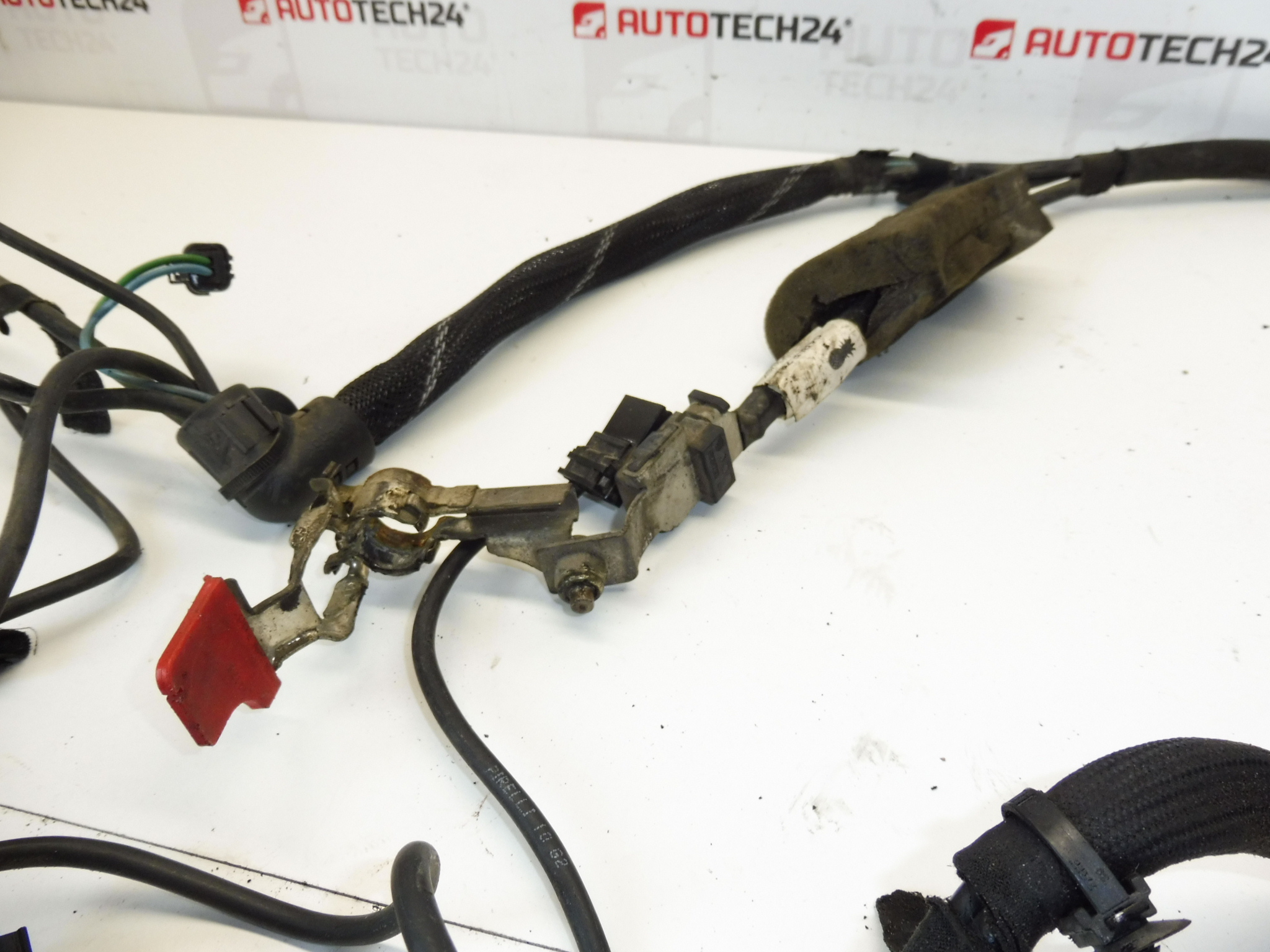 Cabo positivo da bateria Citroën Peugeot 2.2 HDI 9655276580 5642FV