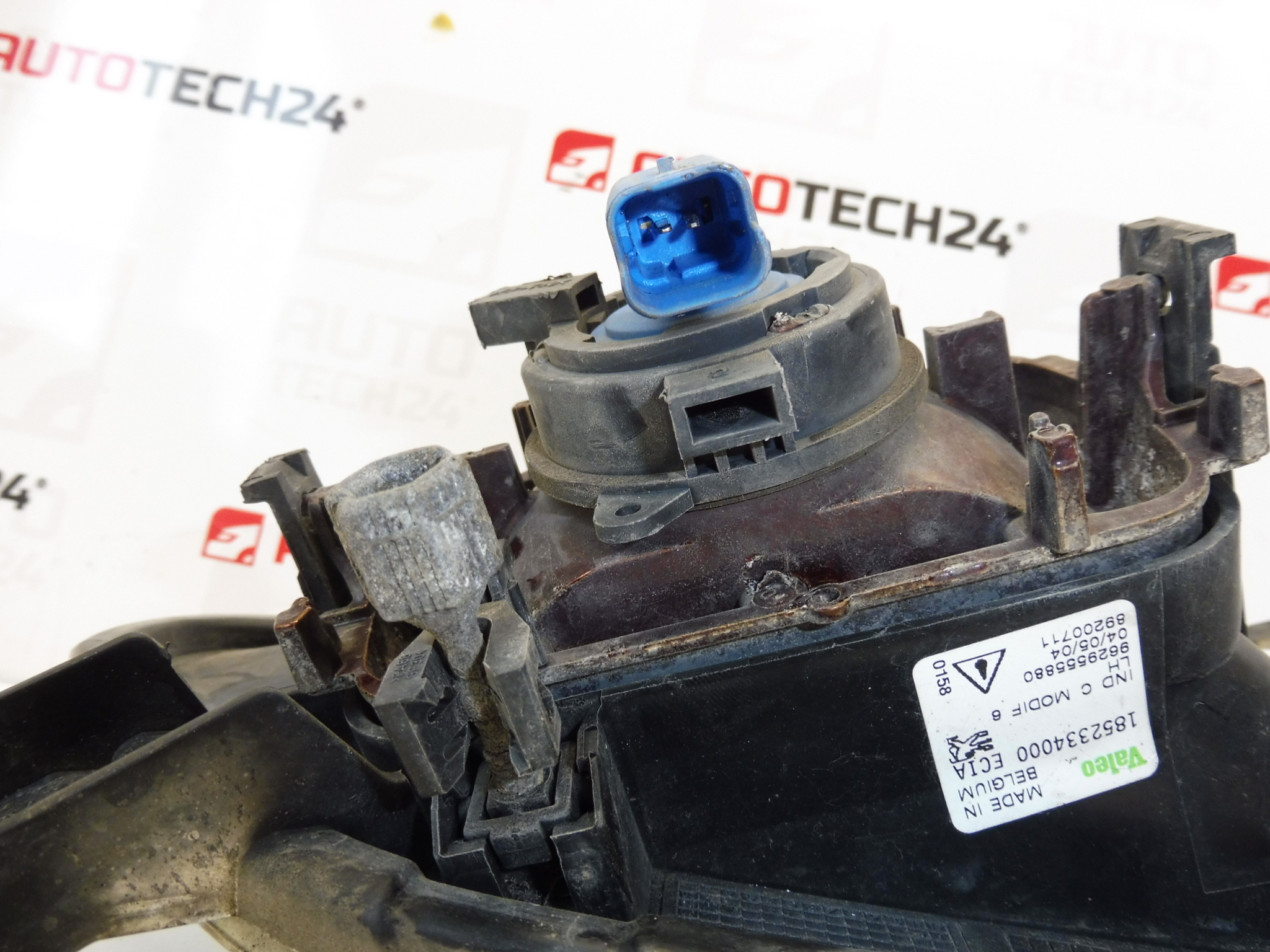 Farol de neblina esquerdo Peugeot 607 9629555880 89200711 6204W5