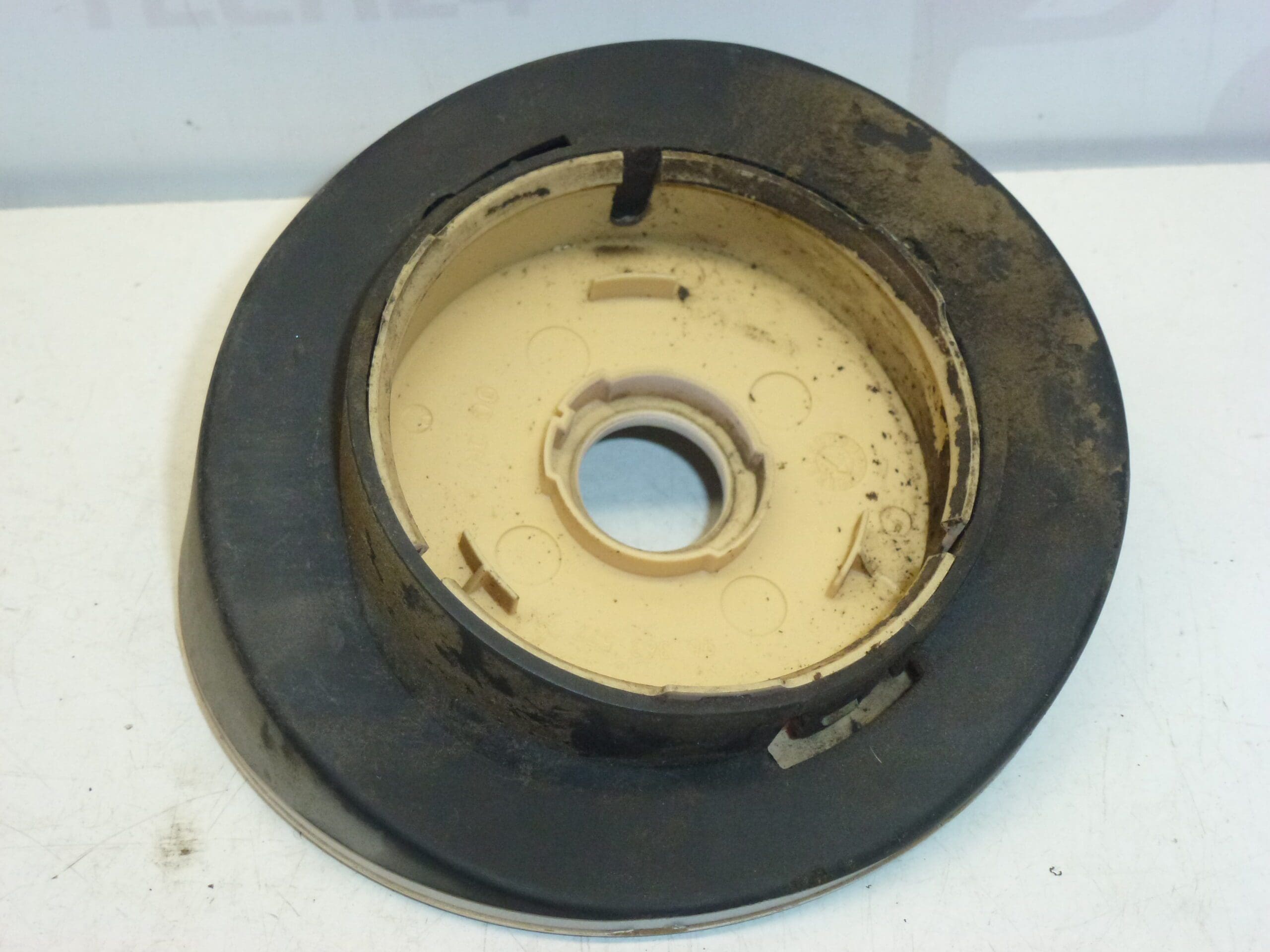 Tampa do tanque Citroën Berlingo Peugeot Partner 9636357777 EWP