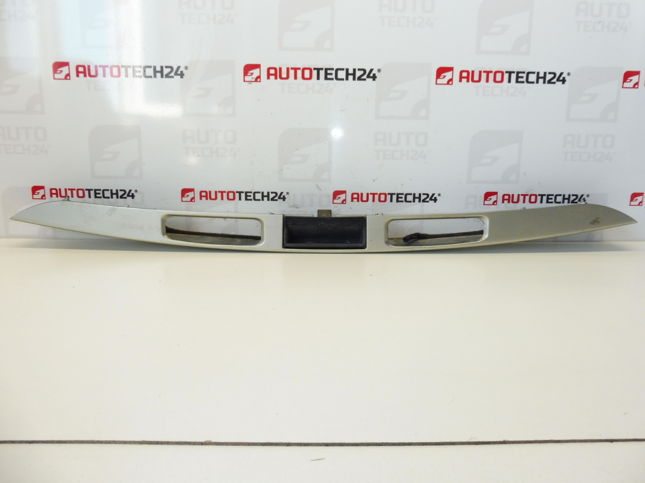 Lidar com Peugeot 207 hatchback ETSC 8742L0