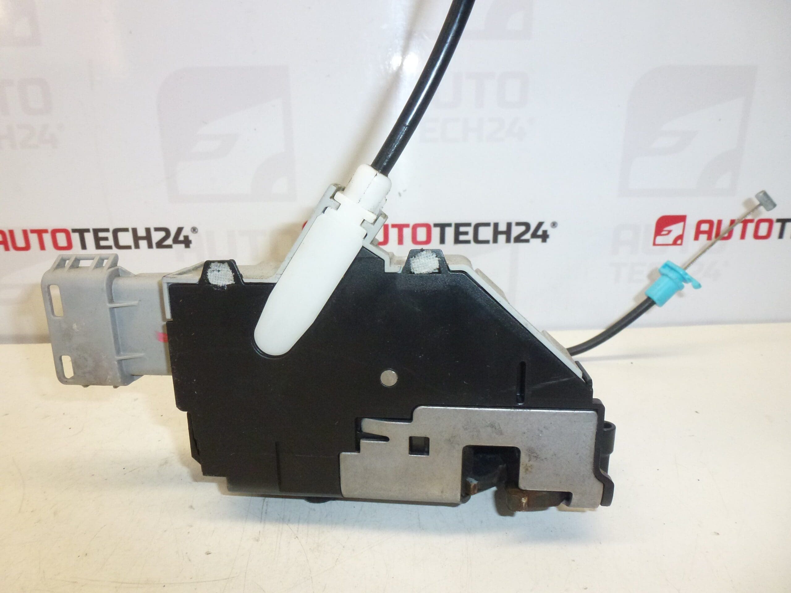 Trava da porta traseira direita Citroën C4 5 portas 9681337080 9138N5