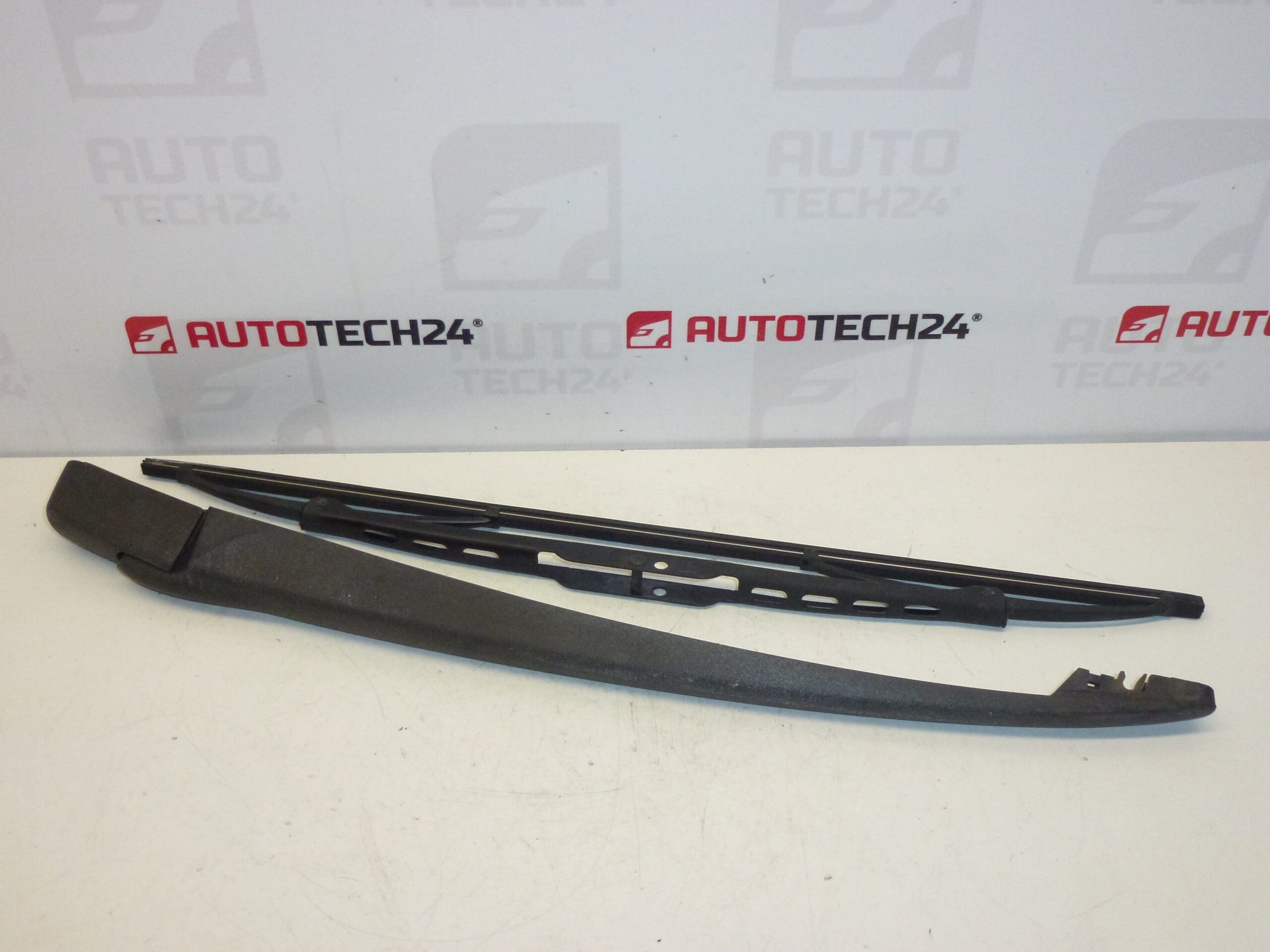 Braço do limpador - traseiro - Citroën Xsara Picasso 6429Q5