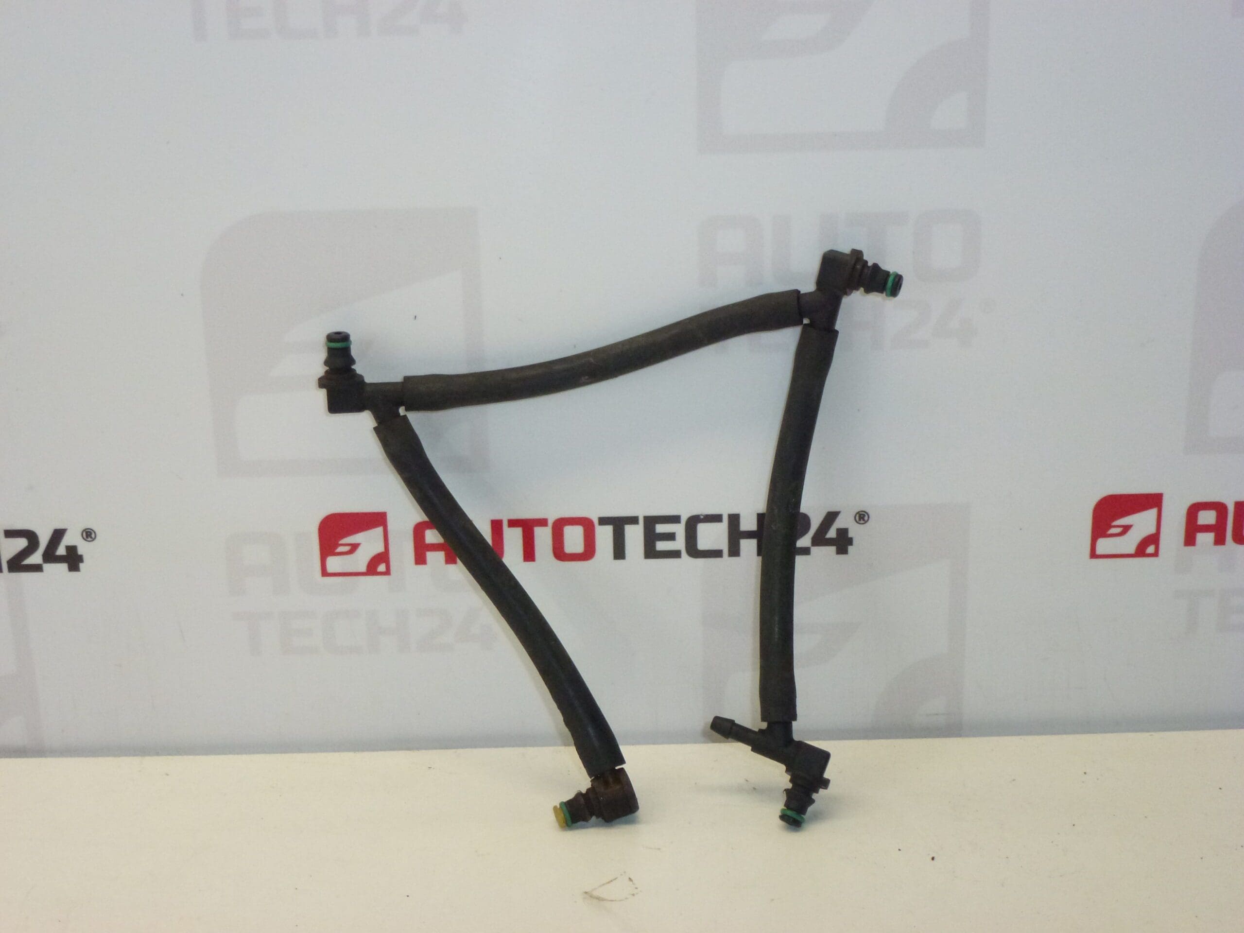 Mangueiras de transbordamento Citroën Peugeot 1574Q1