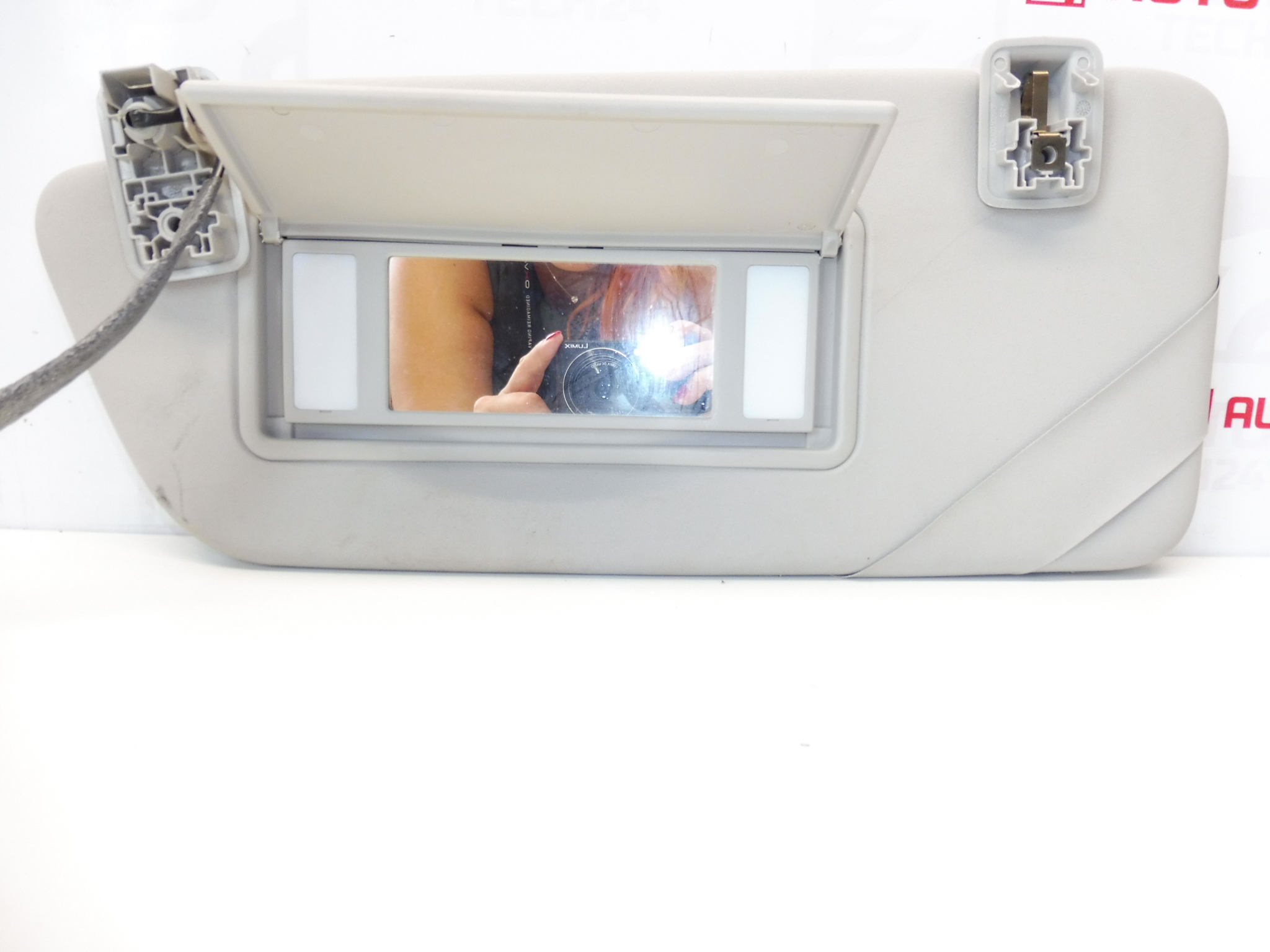 Pala de sol Peugeot 308 esquerdo 8143VR 16115131BJ