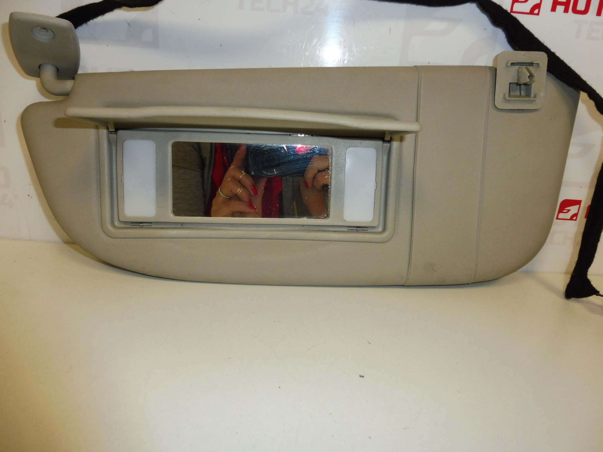 Pala de sol esquerda Peugeot 406 8143GJ