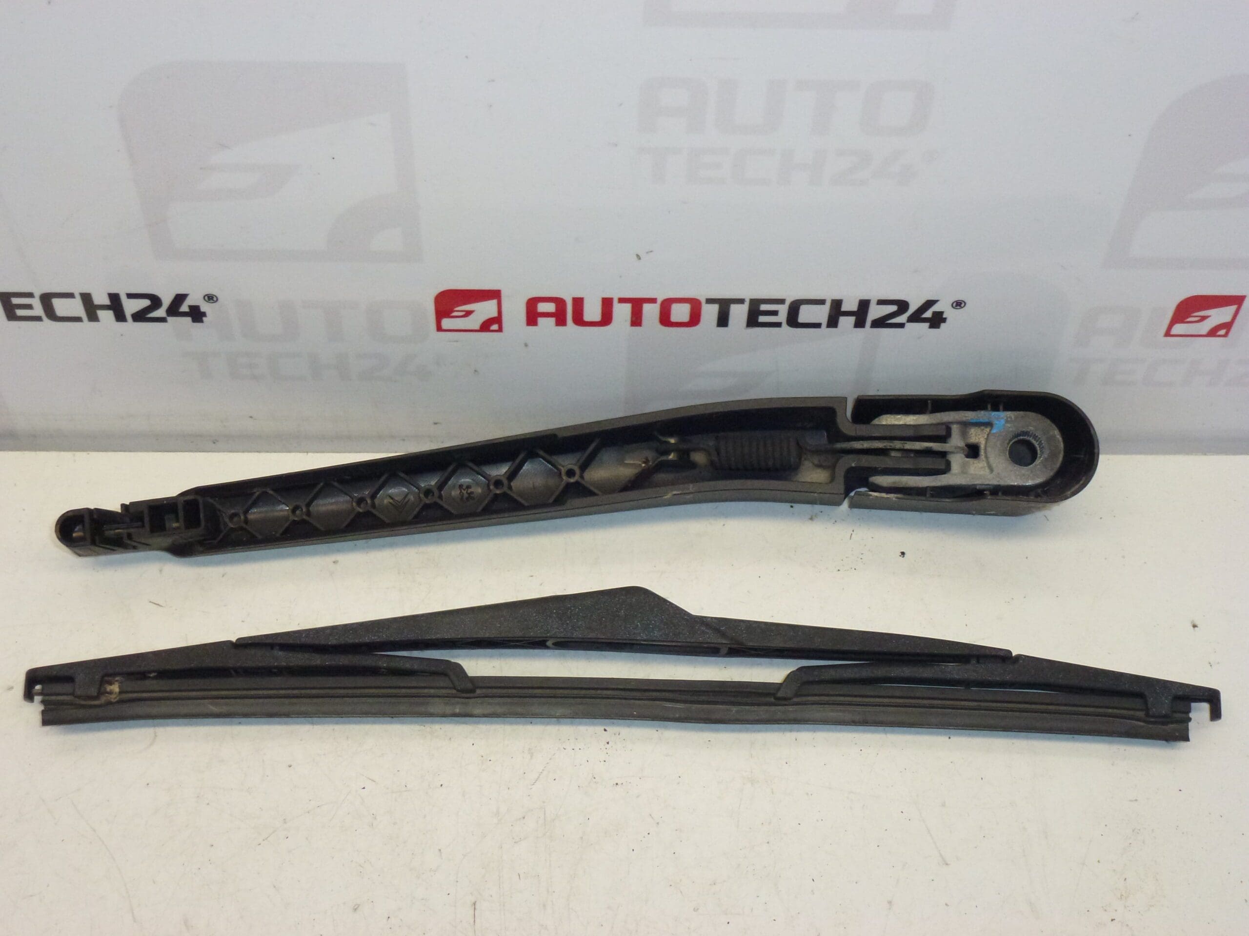 Braço do limpador traseiro Citroën C4 6429X8