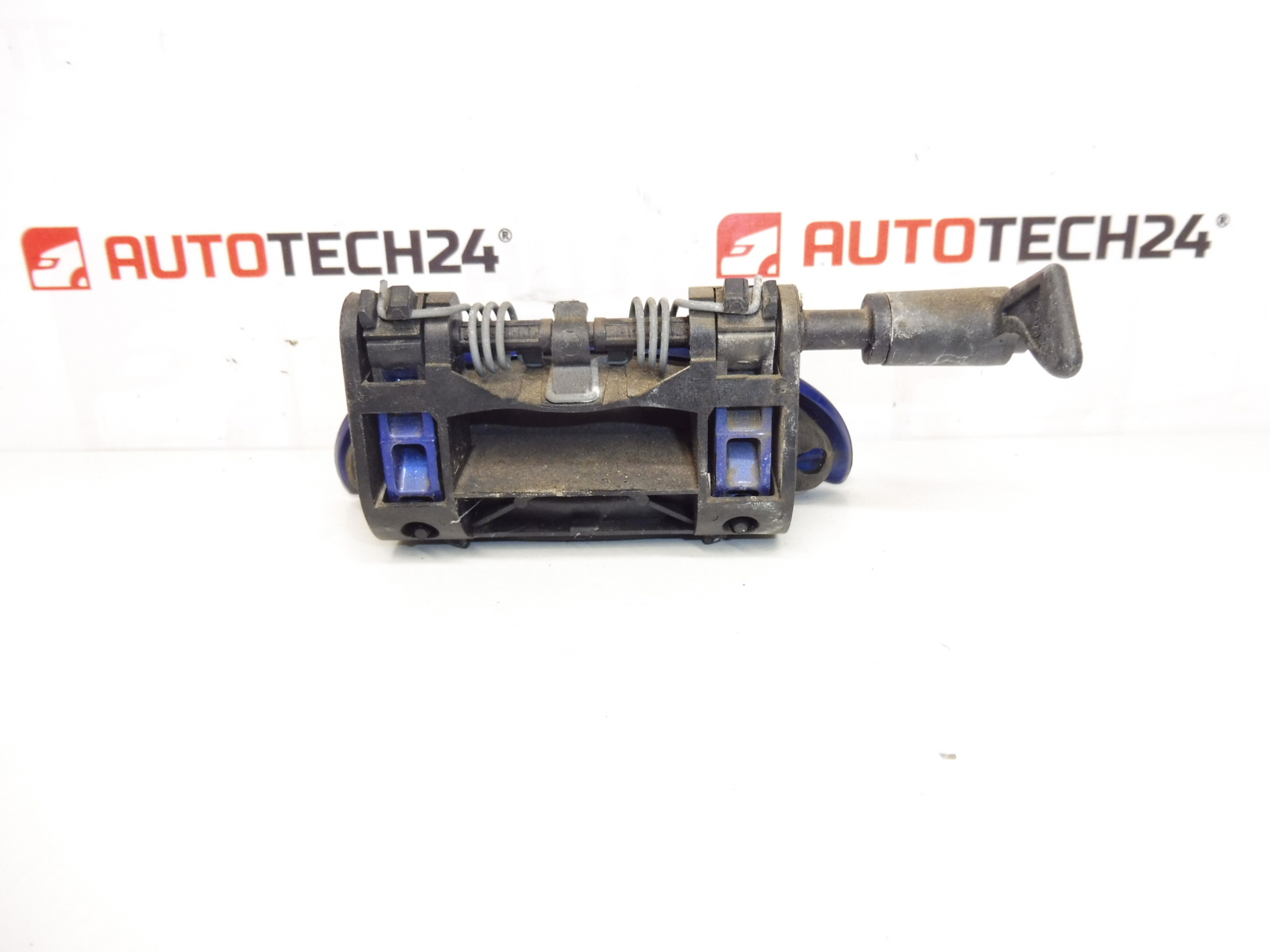 Maçaneta da porta traseira direita Peugeot 206+ KGS 9101N9