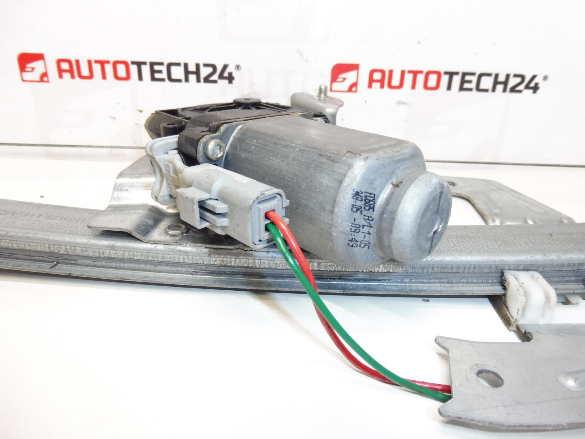 Citroën C1 Peugeot 107 Janela dianteira esquerda Download 9221T8