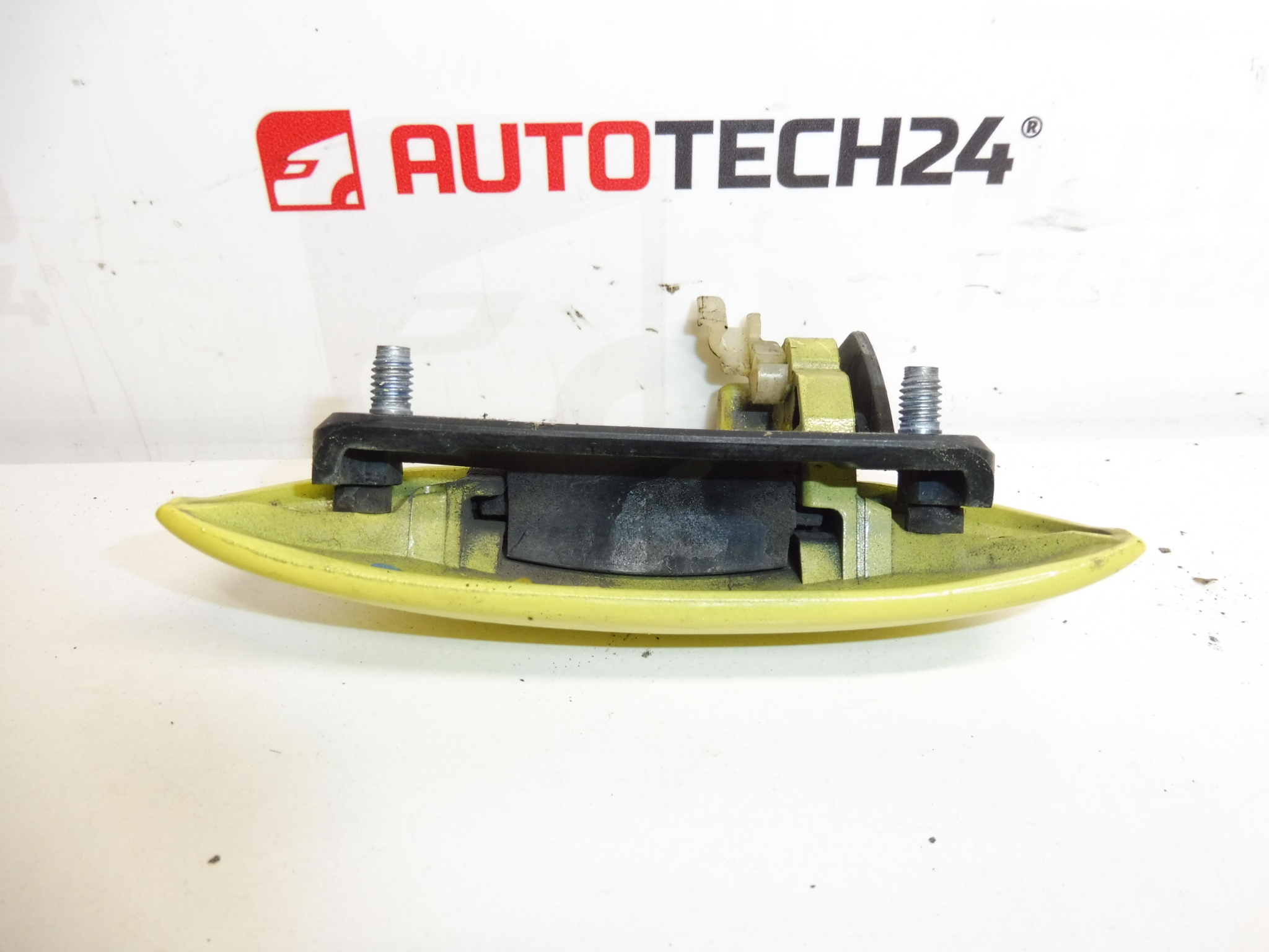 Maçaneta da porta dianteira direita KBL Citroën C1 Peugeot 107 9101AH