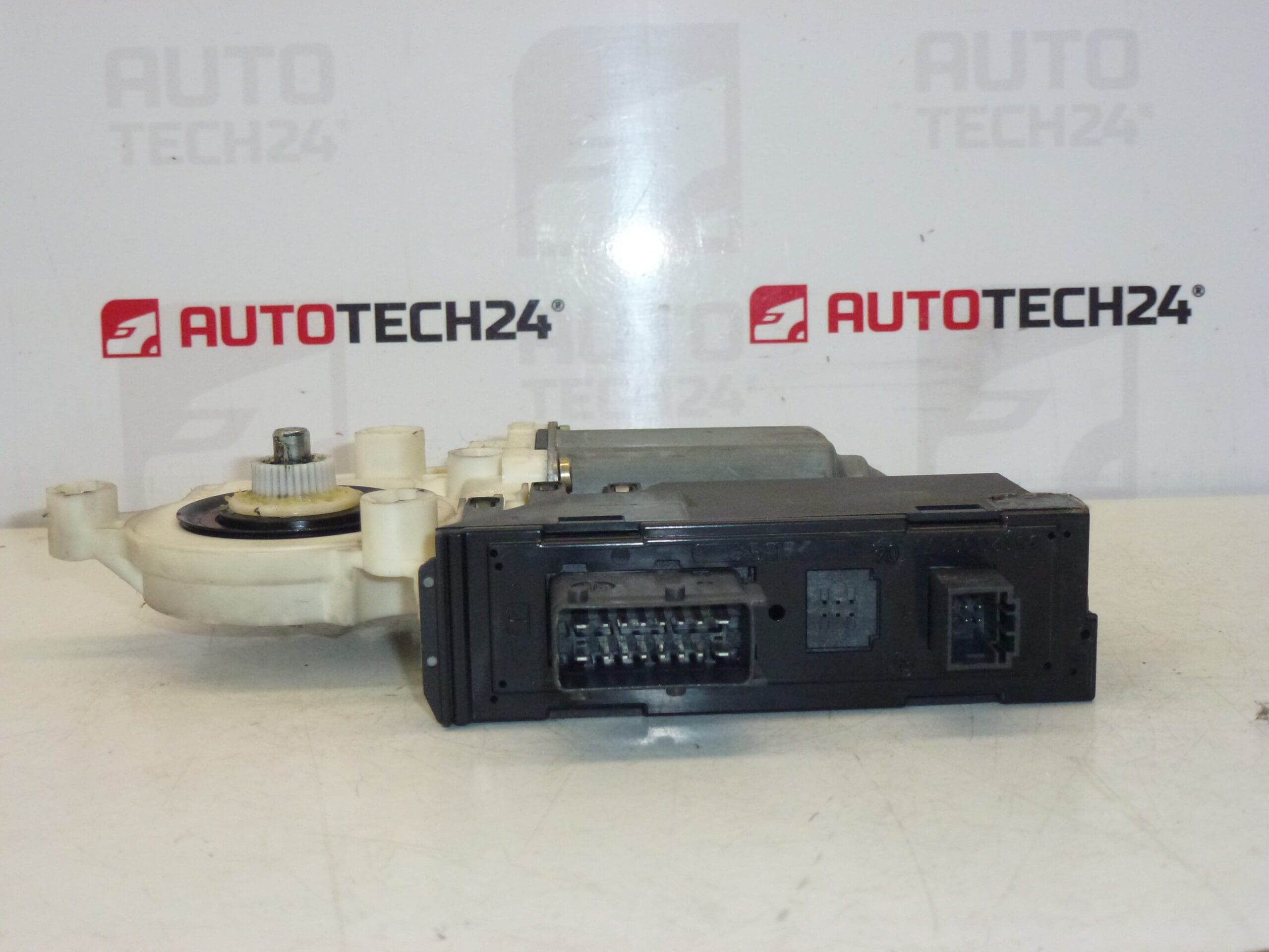 Motor de enrolamento do vidro dianteiro esquerdo Citroën Peugeot 1488724080 9221V2