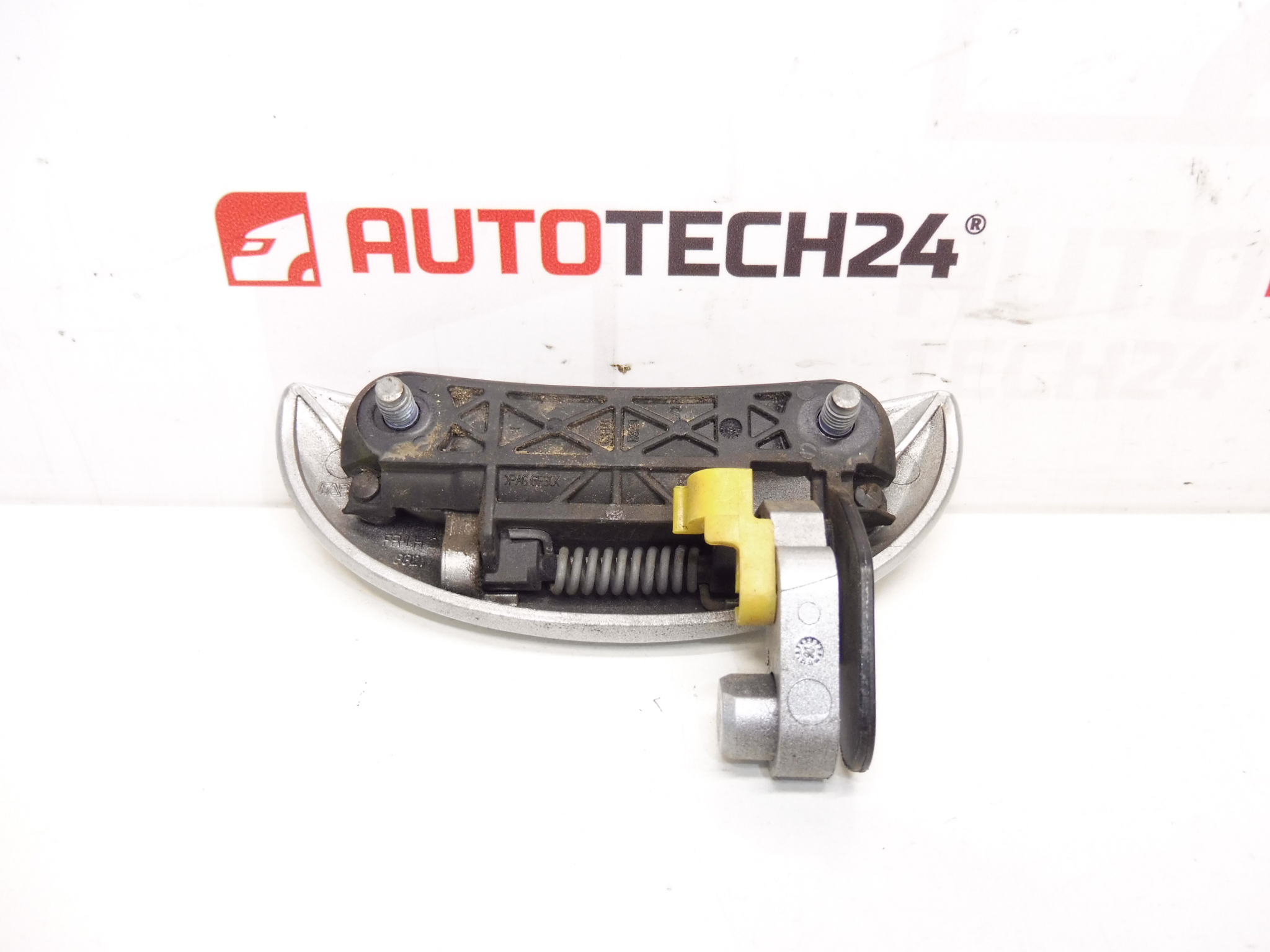 Maçaneta da porta dianteira esquerda KTB Citroën C1 Peugeot 107 9101AK