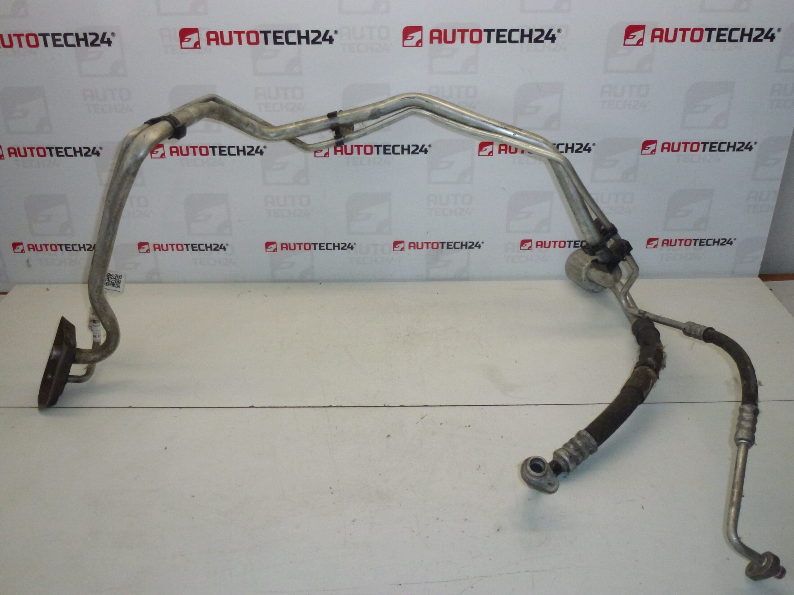 Tubo de climatização Citroën C4 Peugeot 307 9657451380