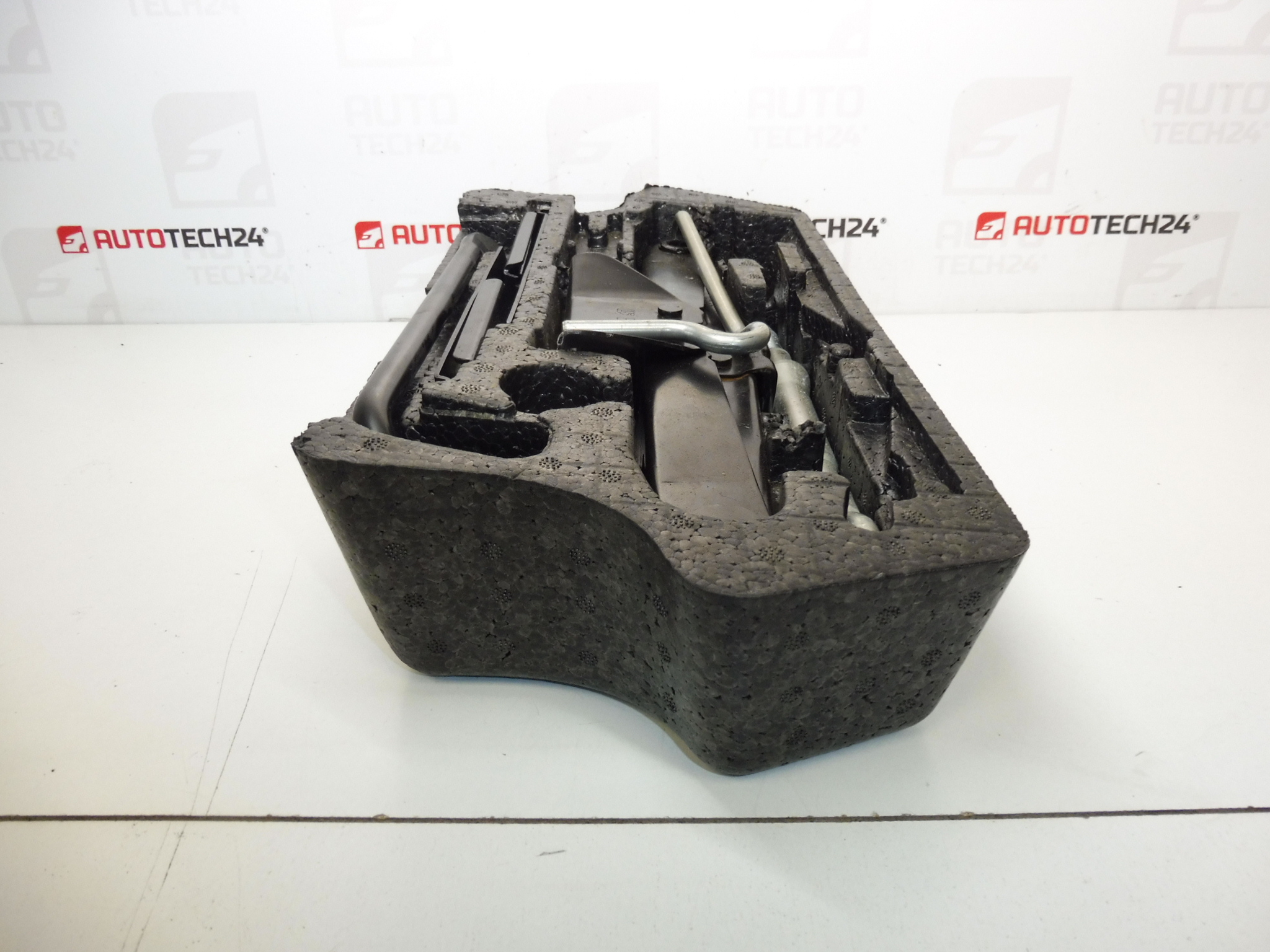 Ferramenta, alavanca, chave, olhal de reboque Citroën C4 Picasso 6736A3 674418 672594 671809 671739