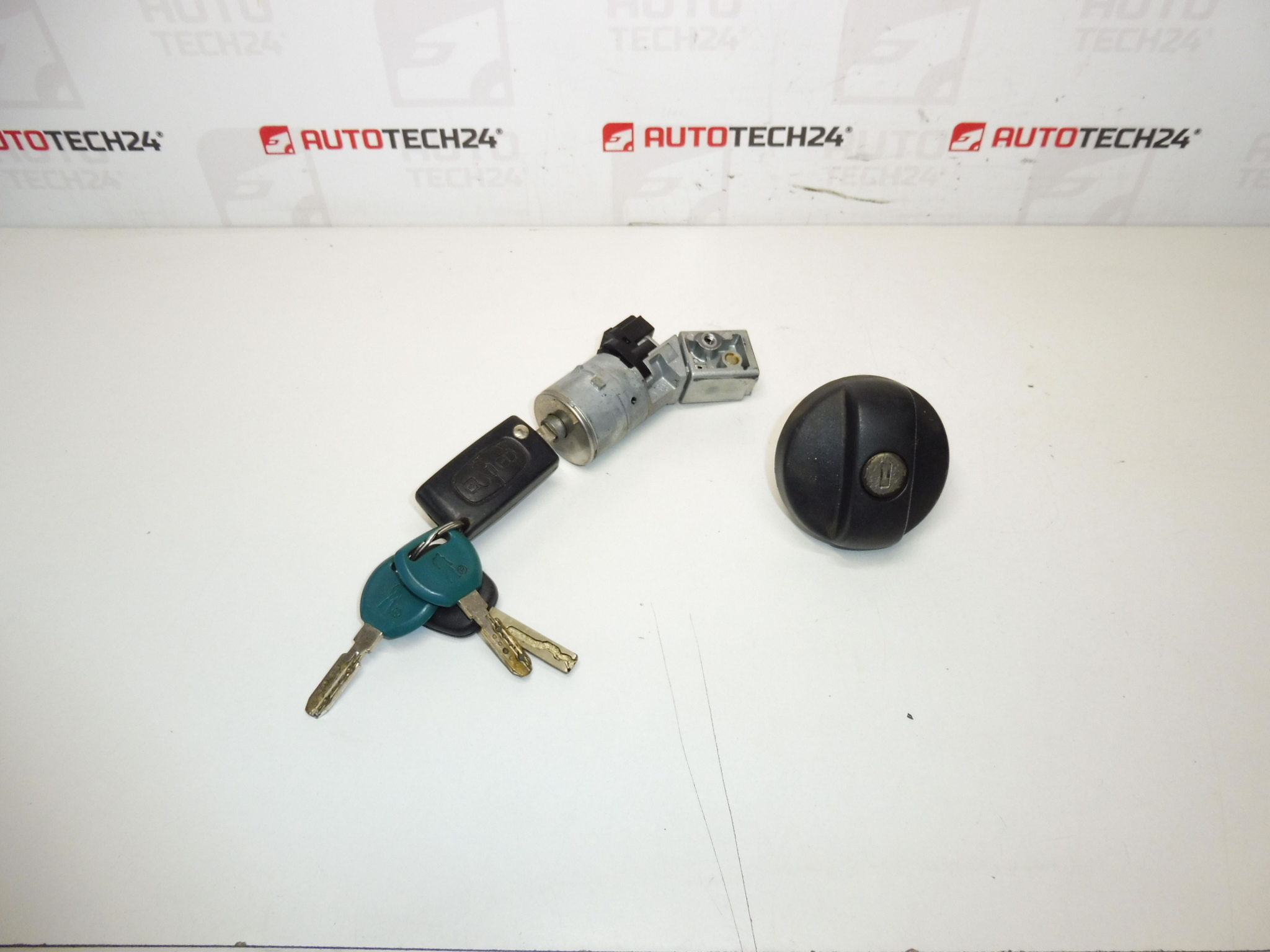 Caixa de interruptores, tampa do tanque e 2 chaves Citroën Peugeot 4162KF 4162XT