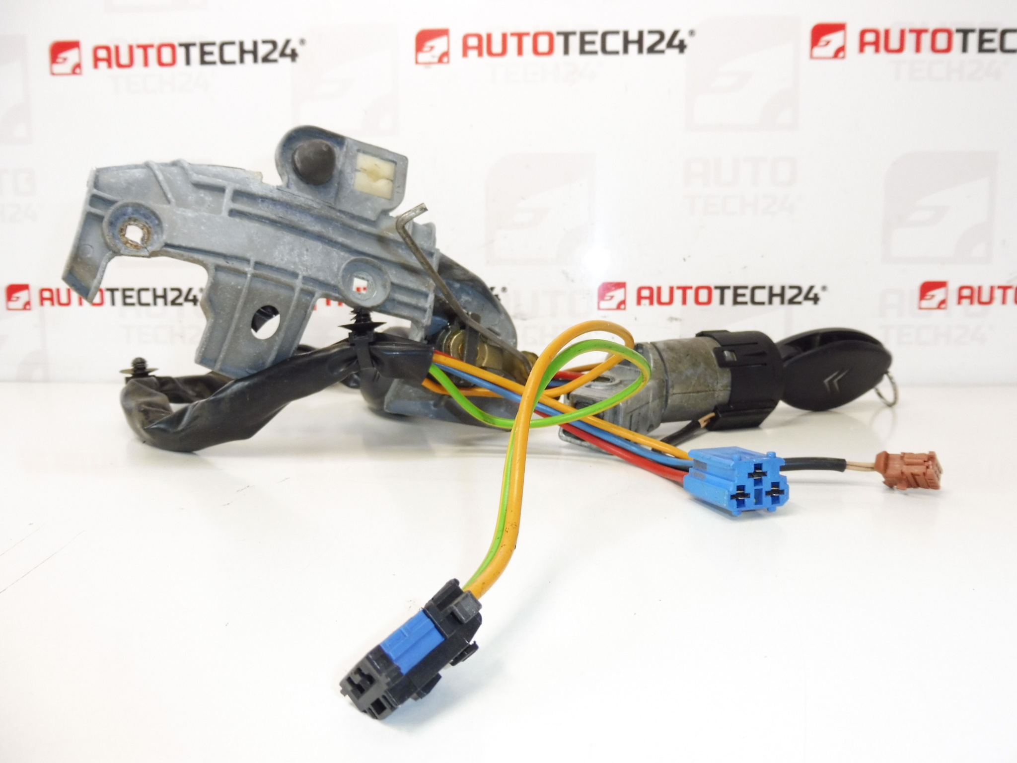 Conjunto de fechaduras + 2 chaves Citroën C5 01-07 4162Z0 4162CE