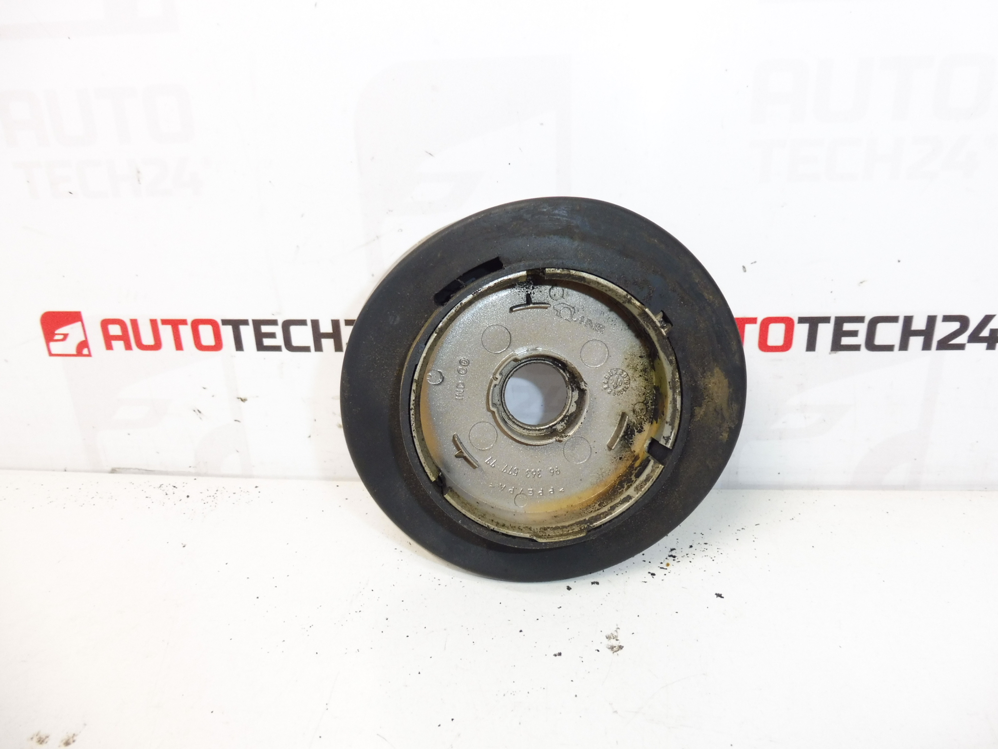 Tampa do tanque Citroën Berlingo Peugeot Partner 9636357777 KDDC