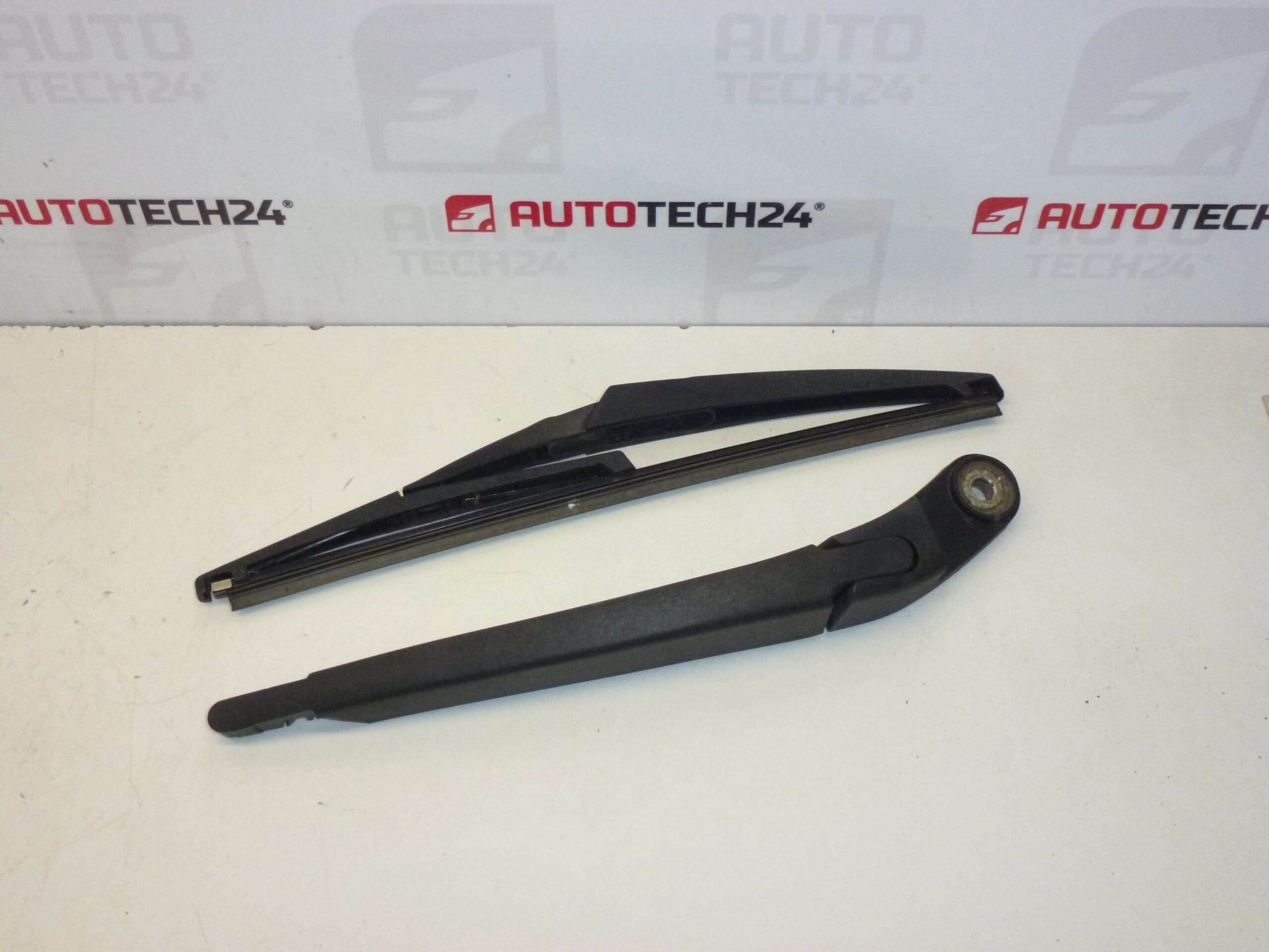 Braço do limpador traseiro Citroën Peugeot 6429EV