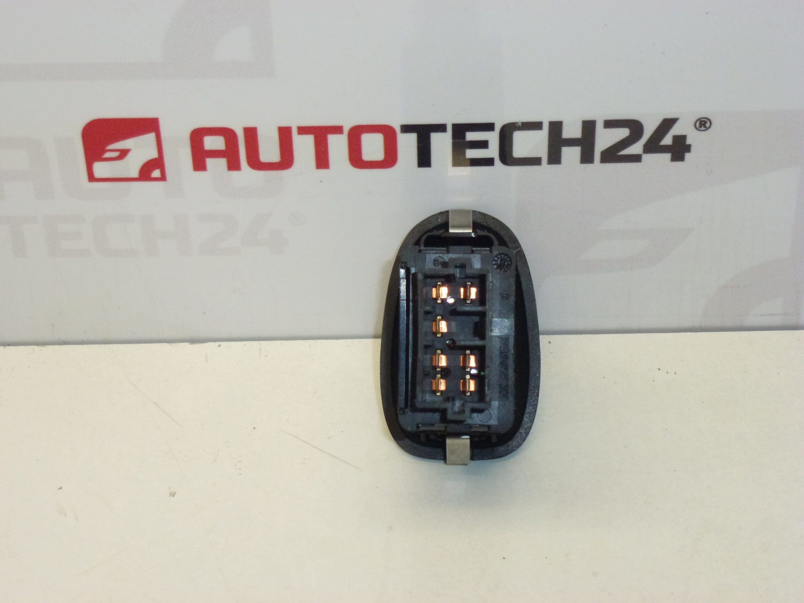 Interruptor do vidro traseiro Citroën C3 Pluriel 6552FZ
