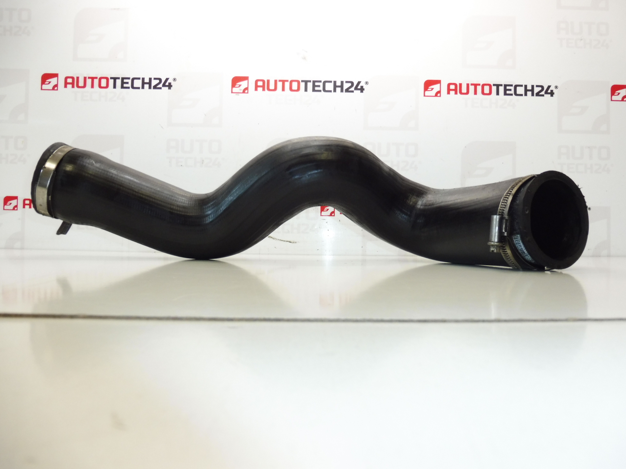 Conexão de ar para trocador Citroën Peugeot 2.0 e 2.2 HDI 0382W8