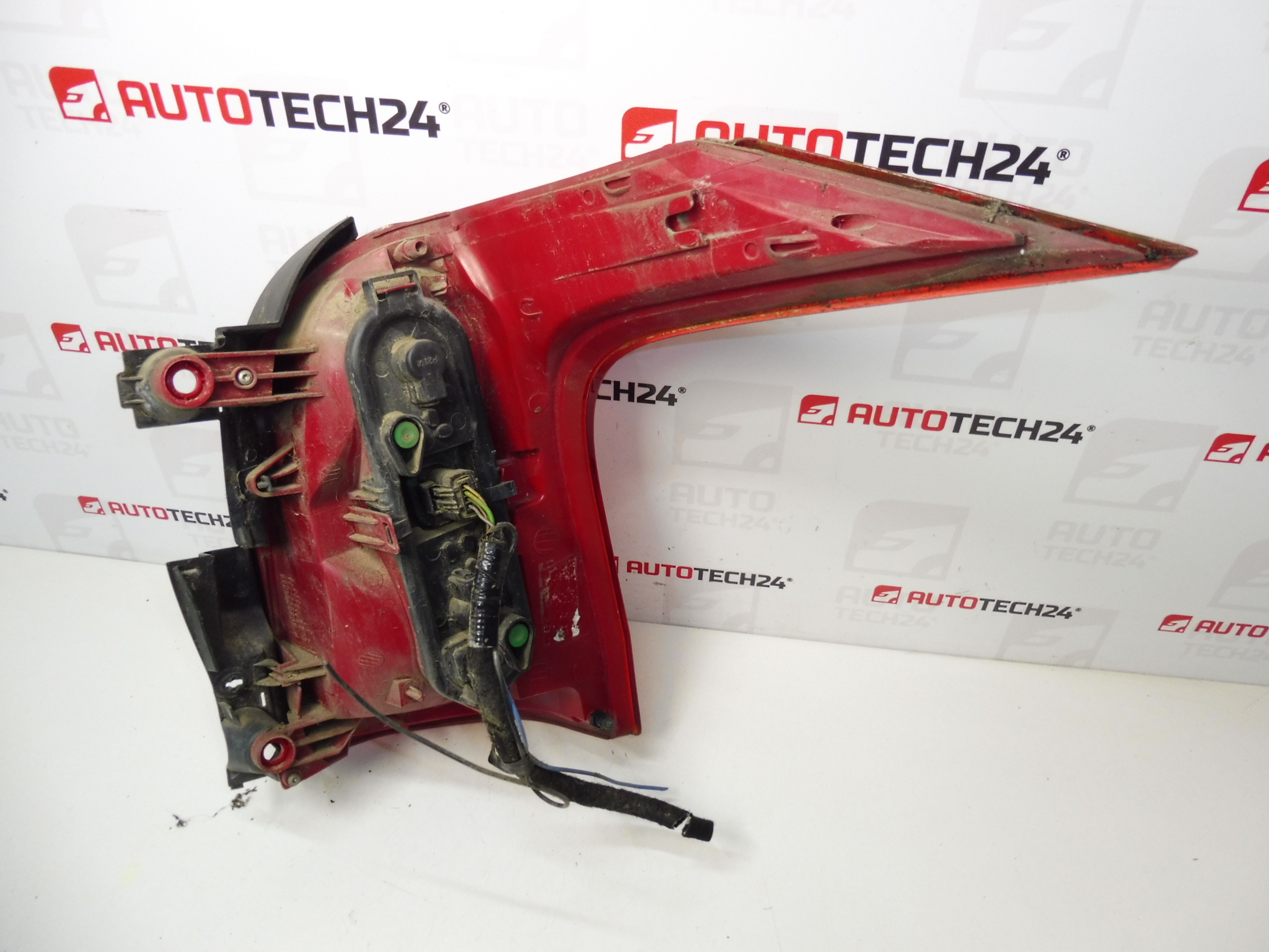 Luz traseira esquerda Peugeot 5008 I 9672666580 6350KH 6350HX