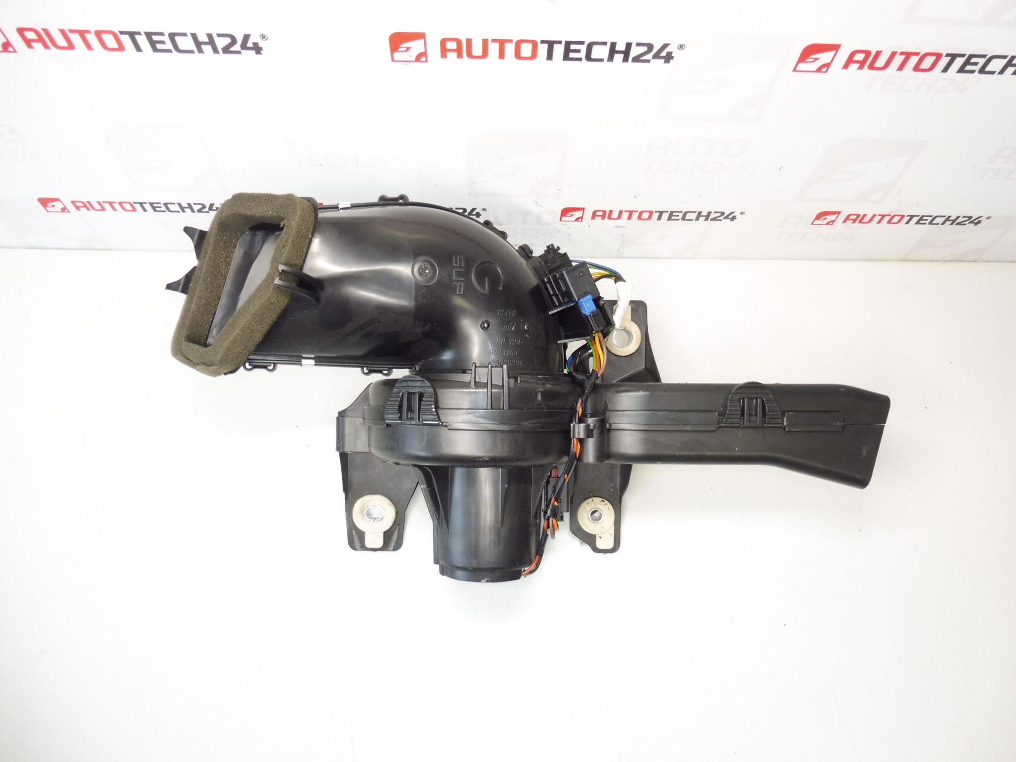 Ventilador do aquecedor esquerdo Peugeot 3008 5008 9683441680 T5157001 6441CV