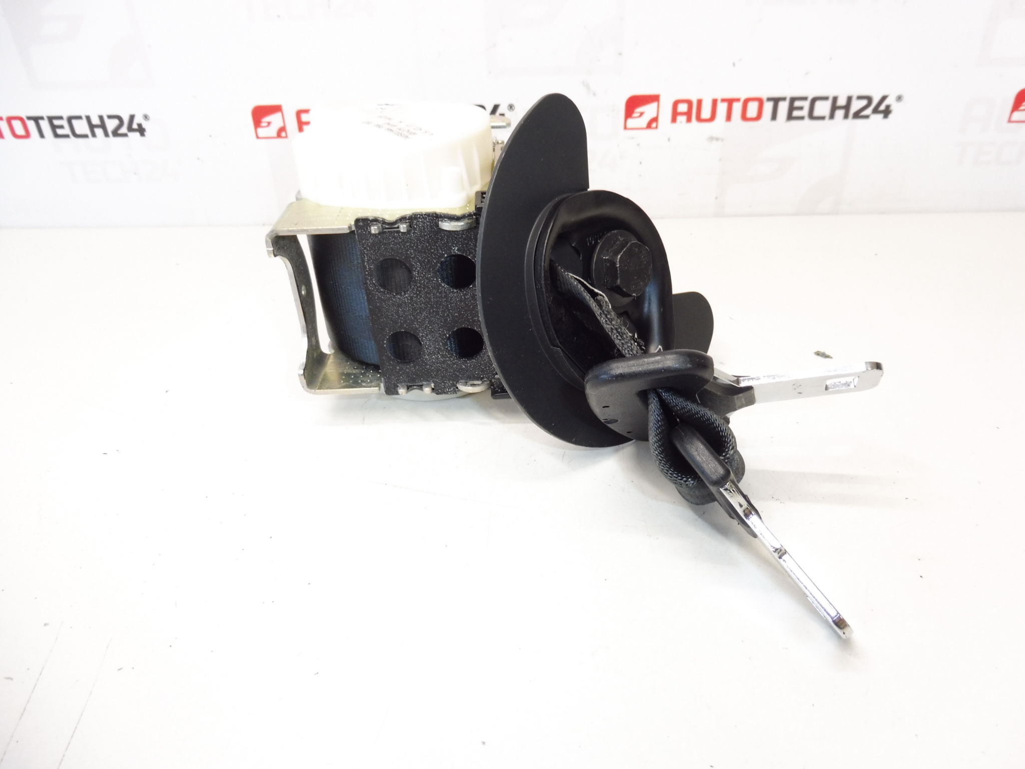 Cinto de segurança traseiro central Peugeot 5008 34058194A 8975SK