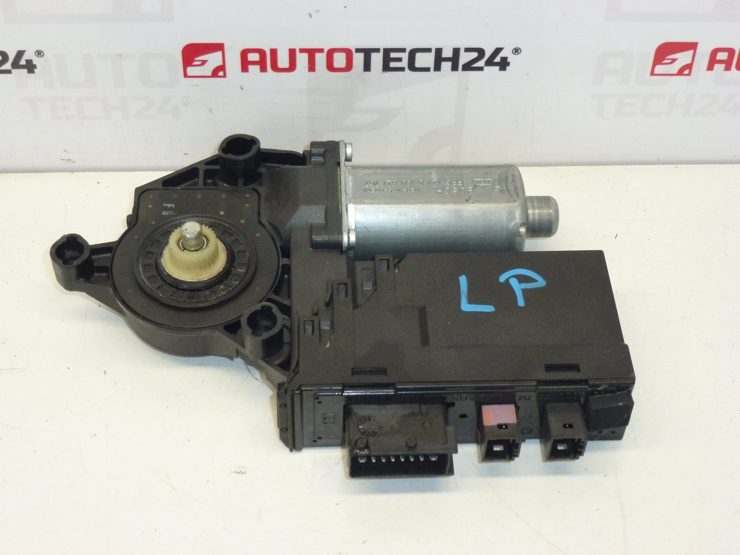 Motor de janela dianteira esquerda Peugeot 307 9637130580 9221N3
