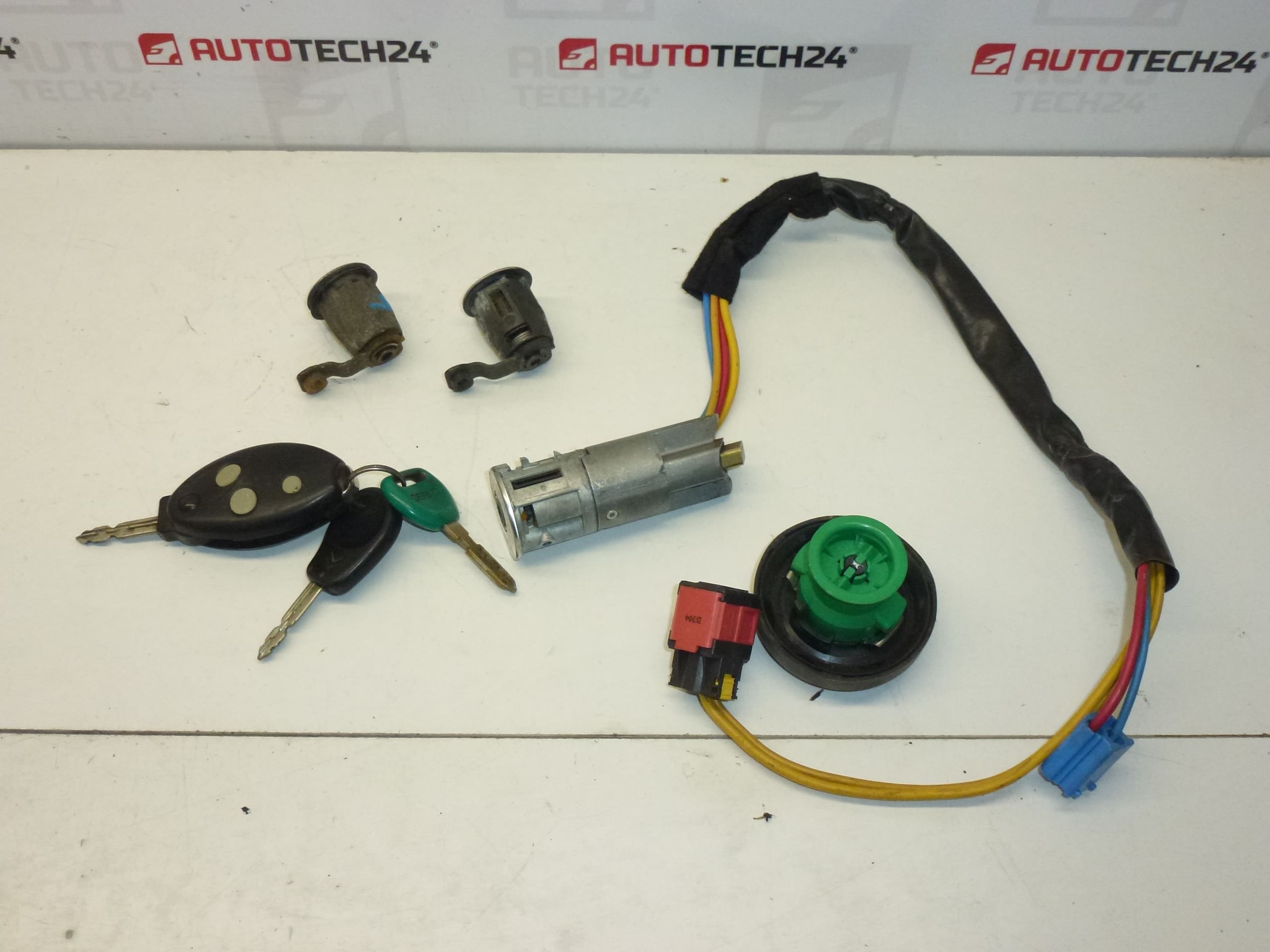 Conjunto de fechaduras + 2 chaves Citroën Xsara 4162Z5