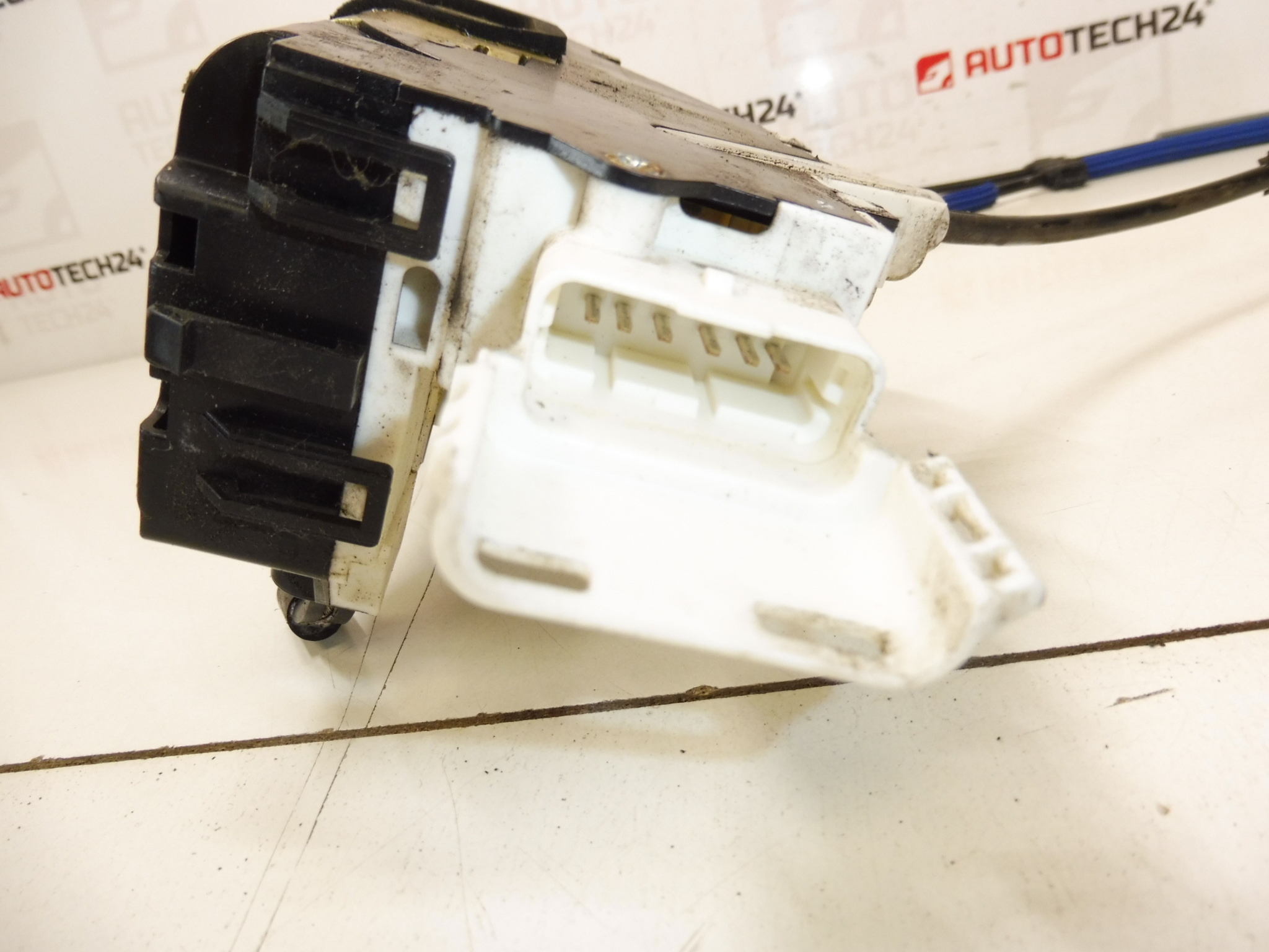 Fechadura da porta do motorista Peugeot 1007 9681334380 9660701180 9135AE