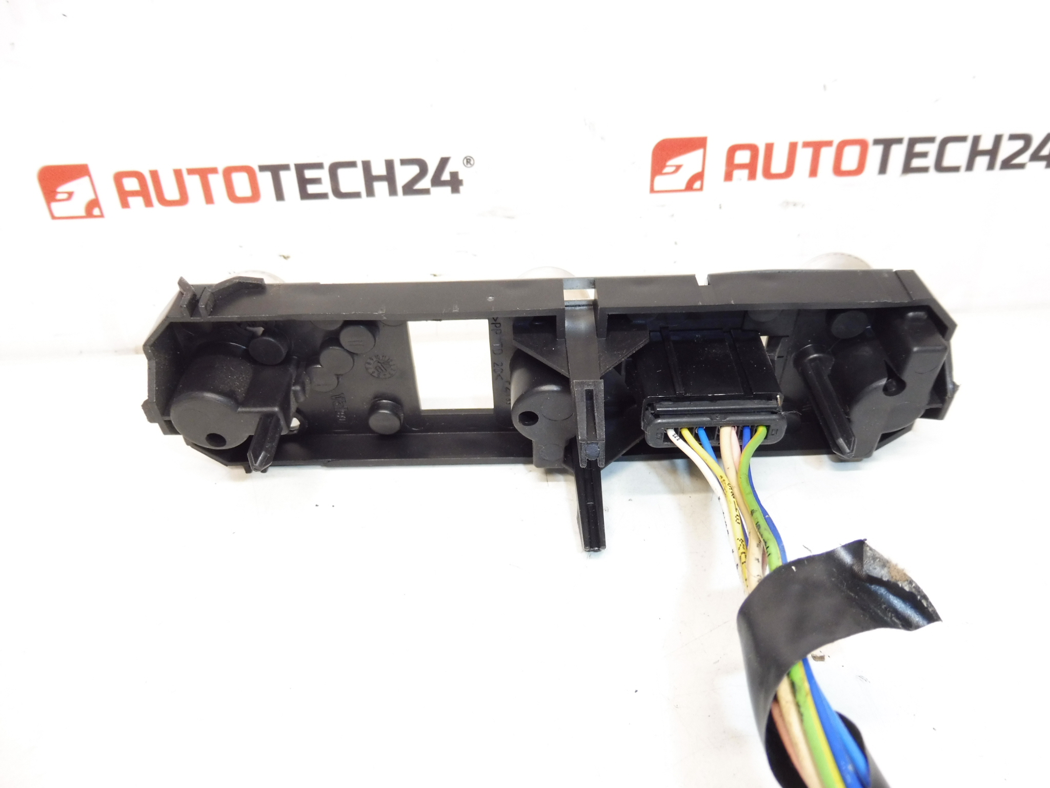 Soquete de lâmpada traseira direita Peugeot 1007 6351V5