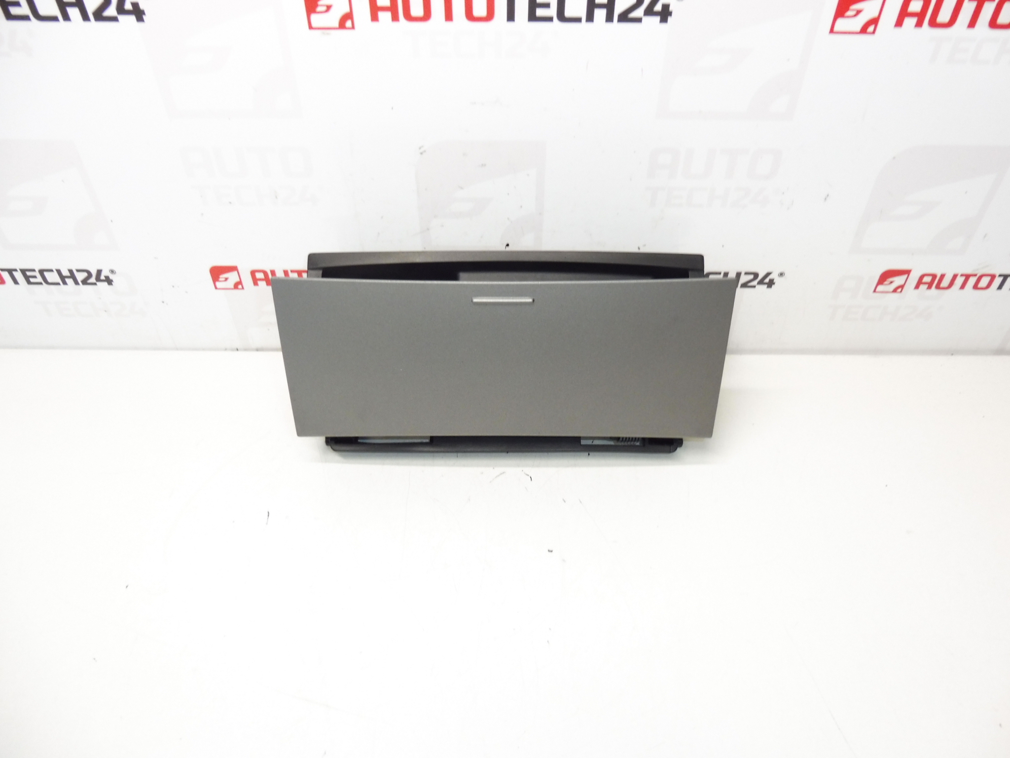 Cinzeiro com isqueiro Peugeot 407 9644562177 8211JH