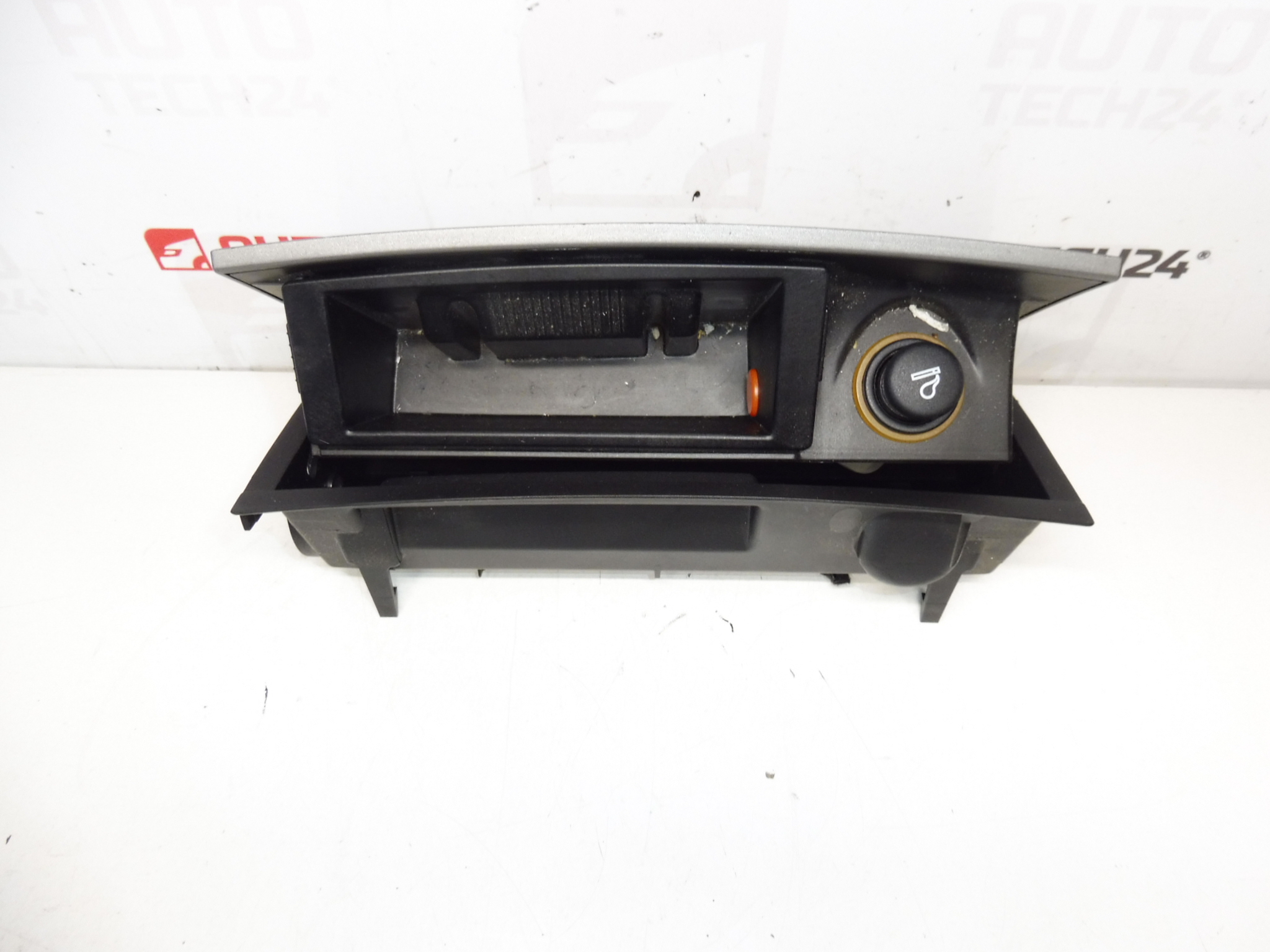 Cinzeiro com isqueiro Peugeot 407 9644562177 8211JH