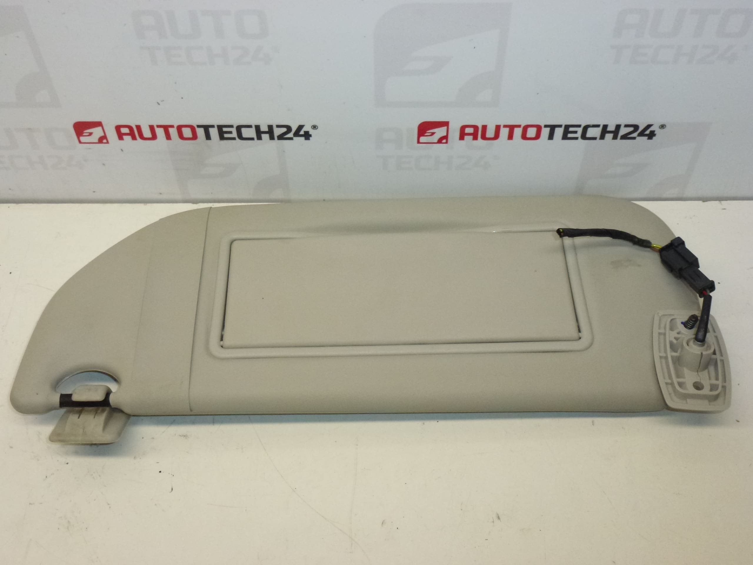 Pala de sol do motorista com iluminação Citroën C2 C3 8143KN