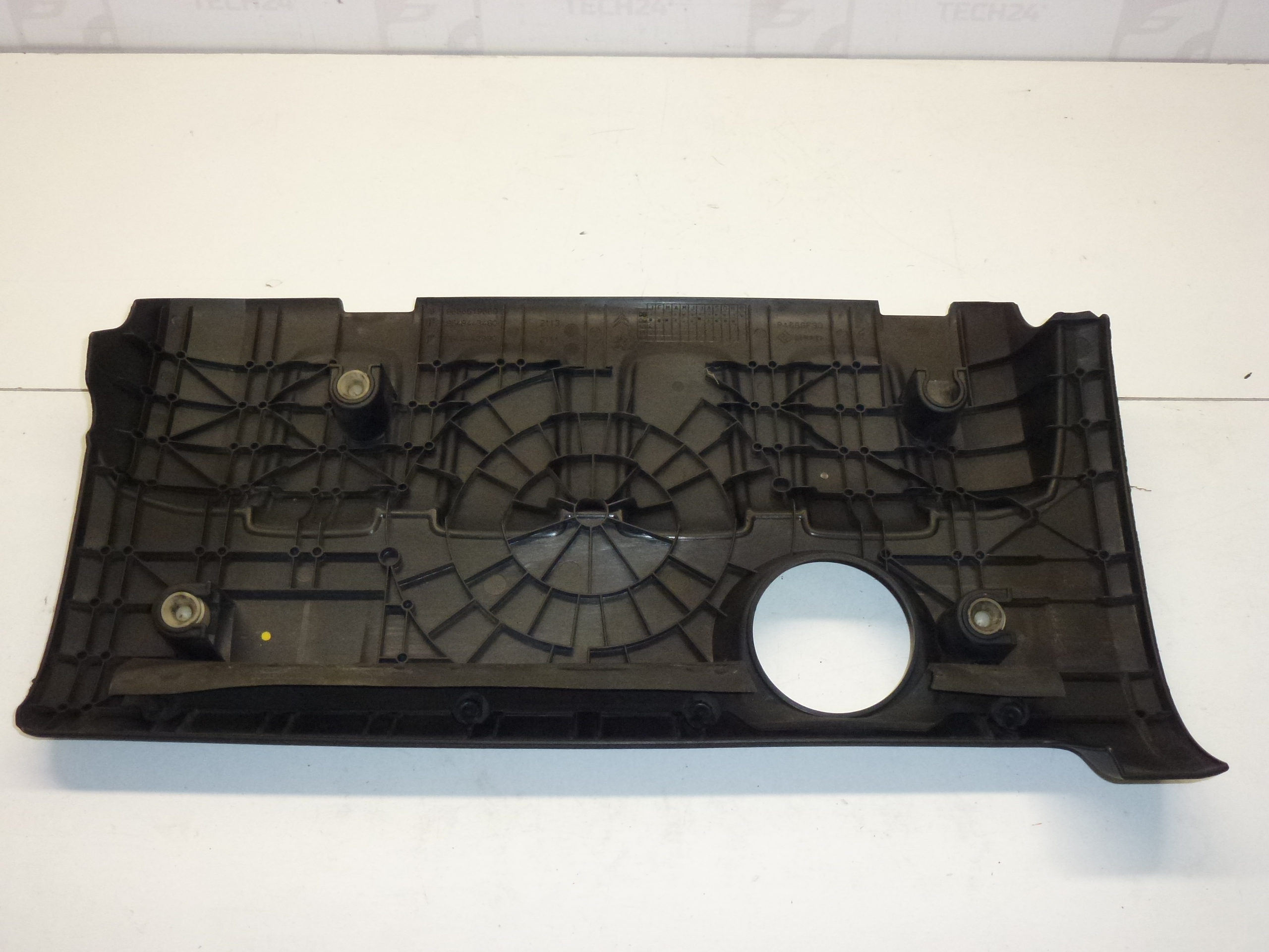 Cobertura do motor 1.4 16V KFU Peugeot 9686619880 0137E0