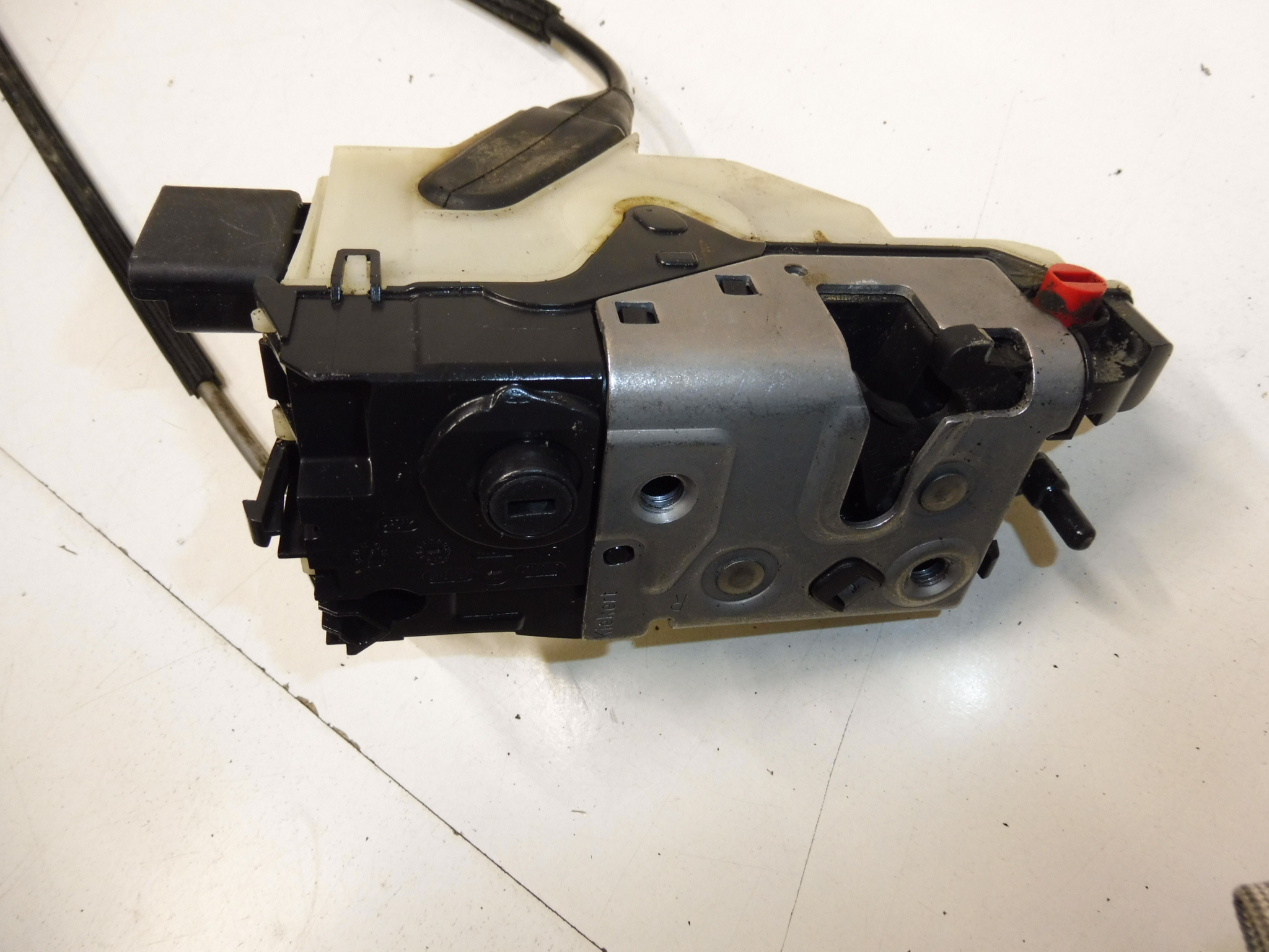 Fechadura da porta traseira direita Citroën C4 9685352080 9138AH