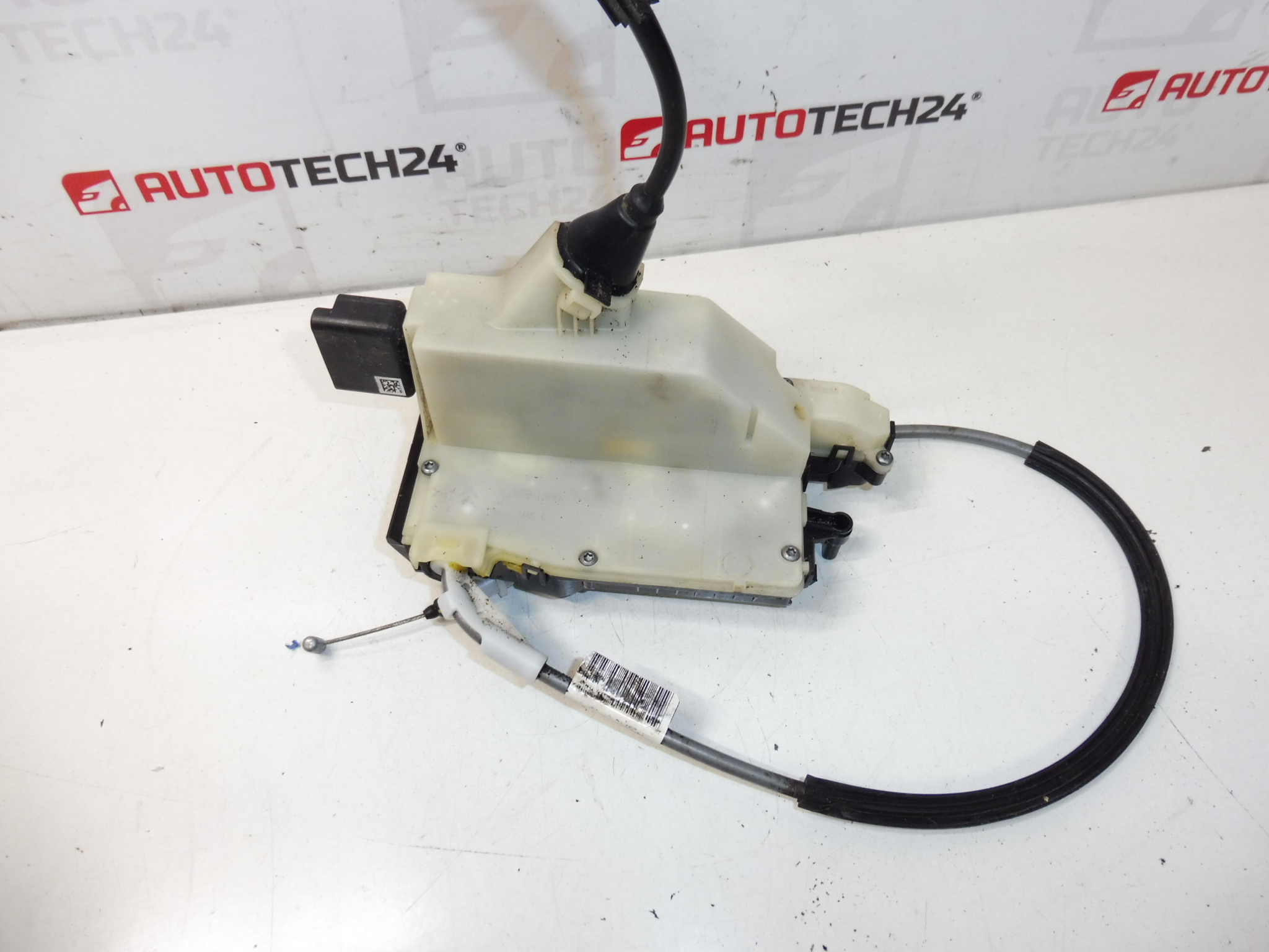 Fechadura da porta traseira esquerda Citroën C4 9685351980 9137W1