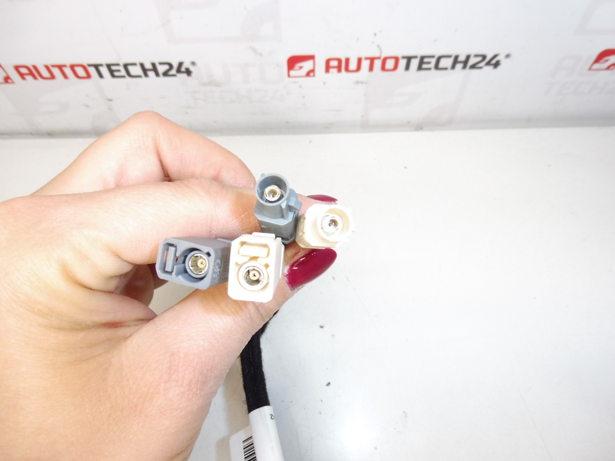 Chicote de fios da antena Citroën C4 II B7 e DS4 9675654480 6587C8