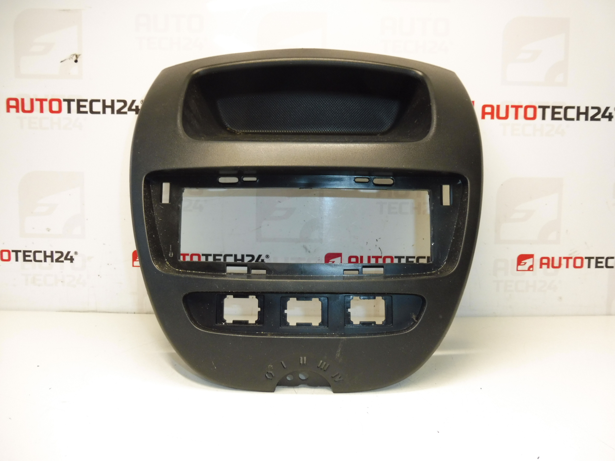 Painel Citroën C1 Peugeot 107 55405-010 8211SG