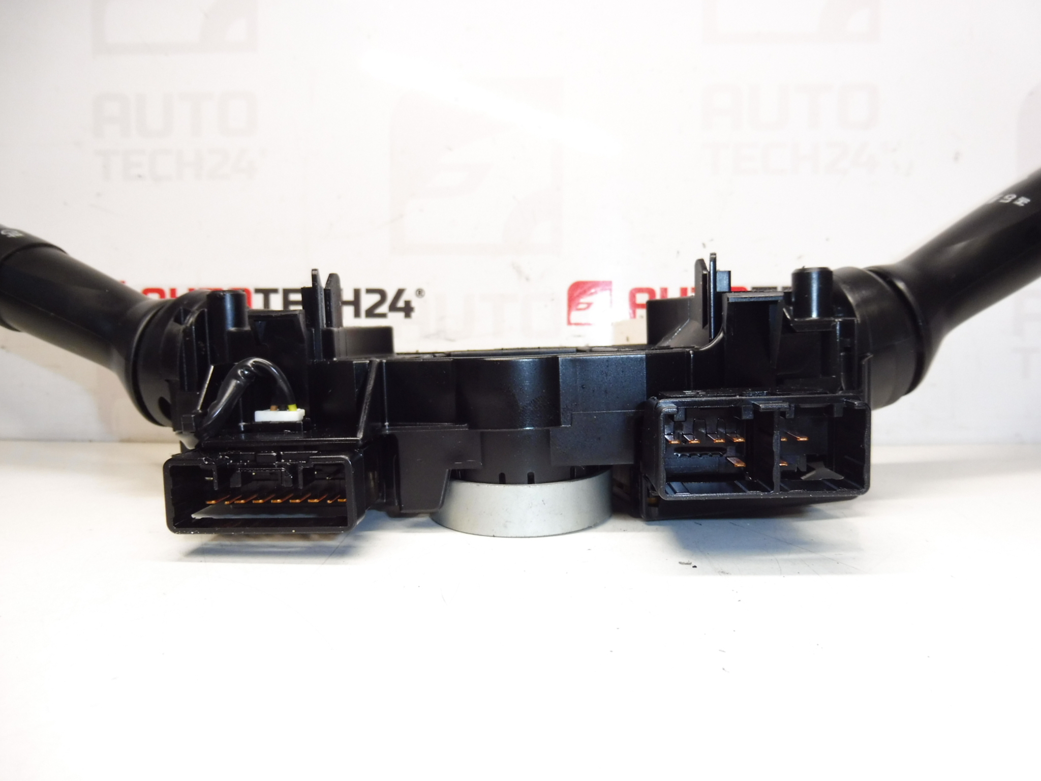 Motoristas sob o volante Citroën C1 Peugeot 107 6239SA B000612880