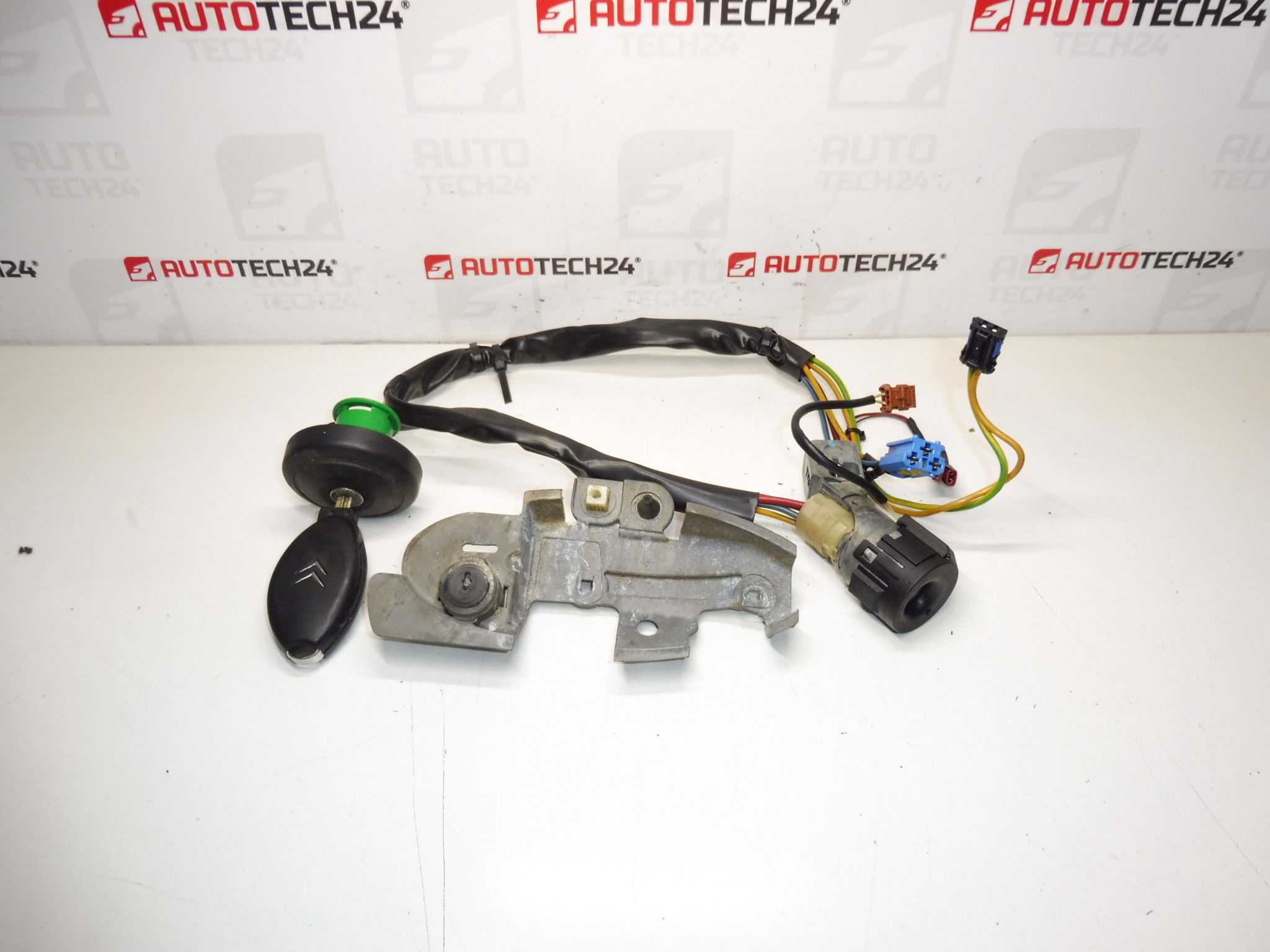 Conjunto fechadura + uma chave Citroën C5 01-07 4162Z0 4162CE