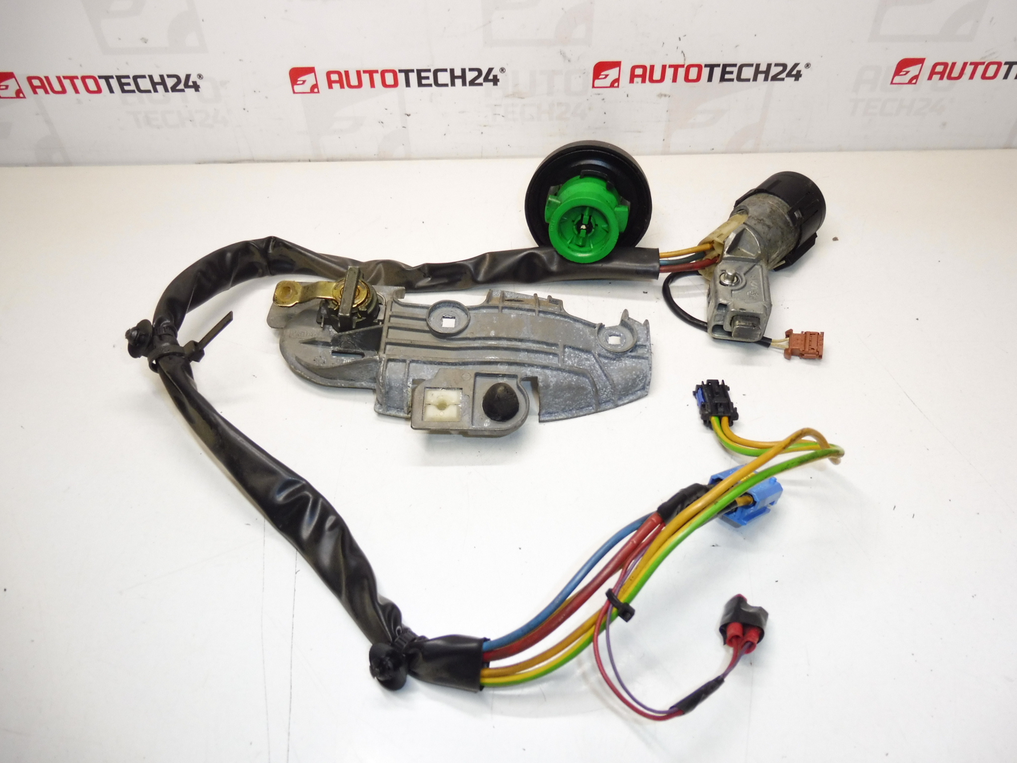 Conjunto fechadura + uma chave Citroën C5 01-07 4162Z0 4162CE