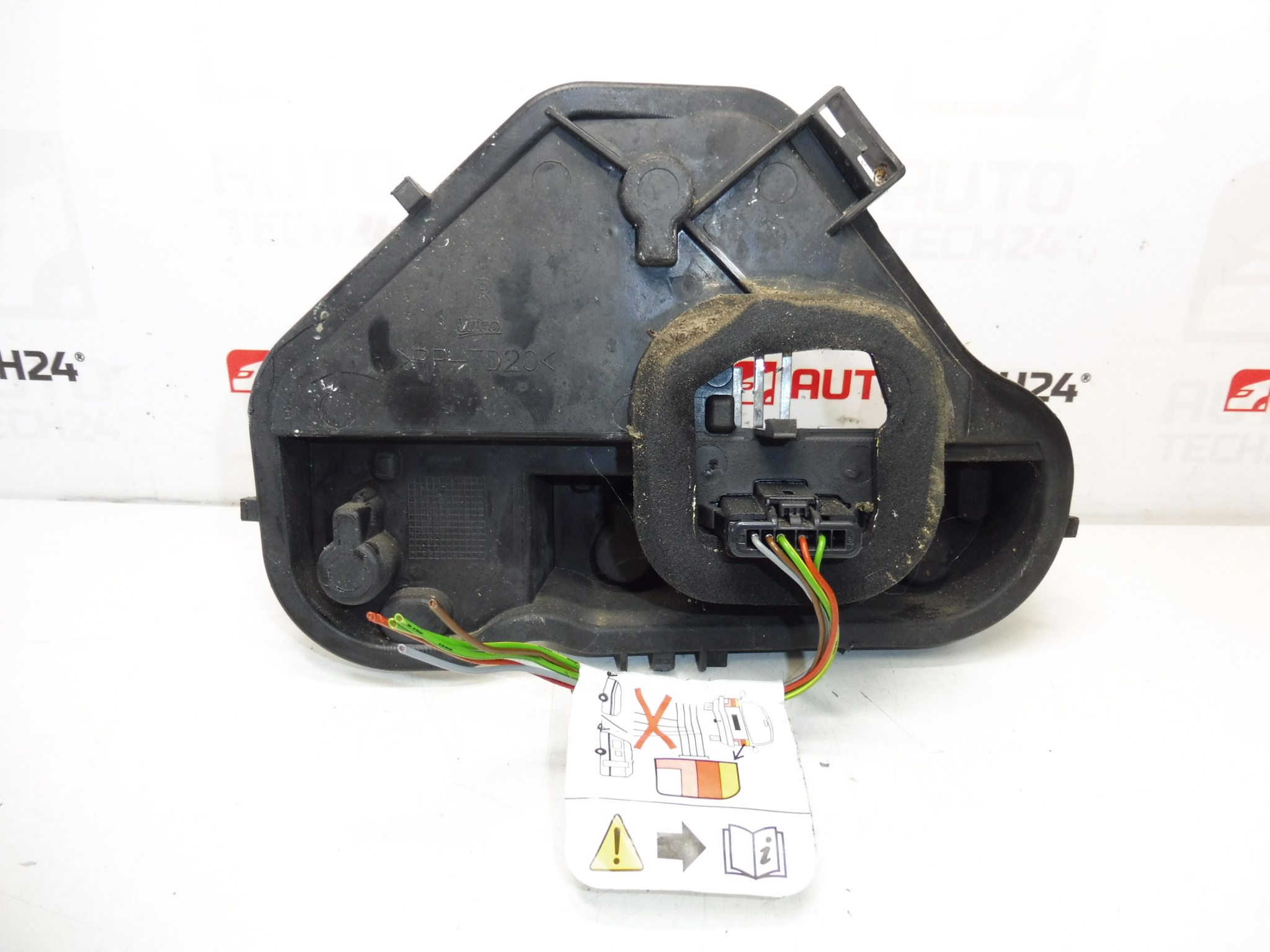 Festa com lâmpadas direita traseira articulada Citroën C3 III 9812257480