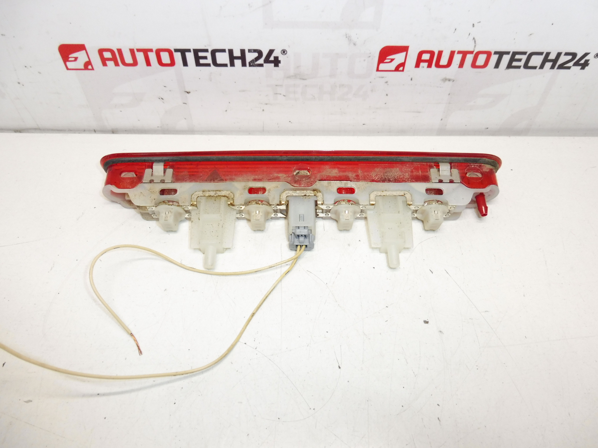 A terceira luz de freio Citroën C3 III 9812257880