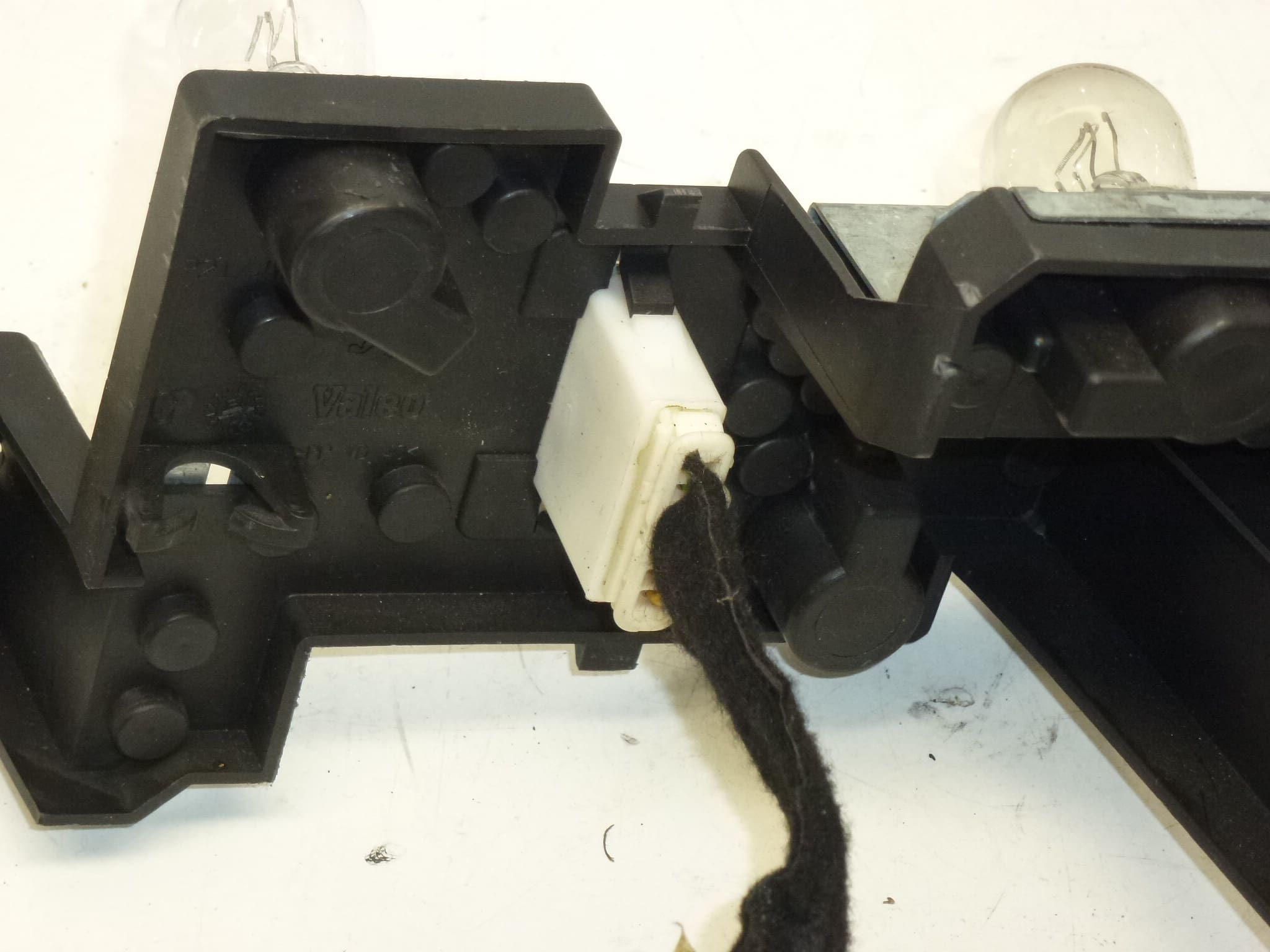 Tomada com fiação da lâmpada traseira esquerda Peugeot 407 sedan 6350GE