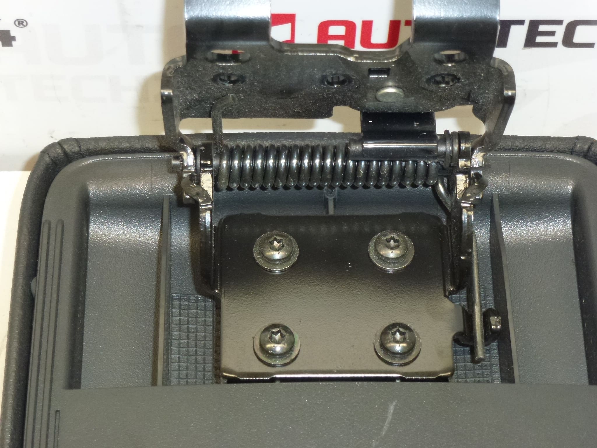 Apoio de braço central Peugeot 407 7589E9 7589NT