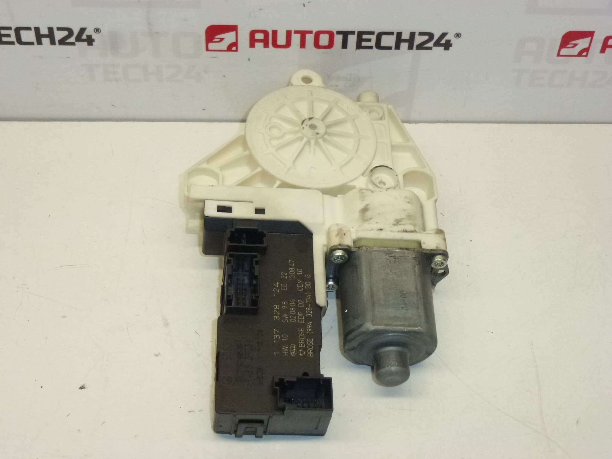Motor de enrolamento da janela esquerda Peugeot 407 1137328124 9222Z0